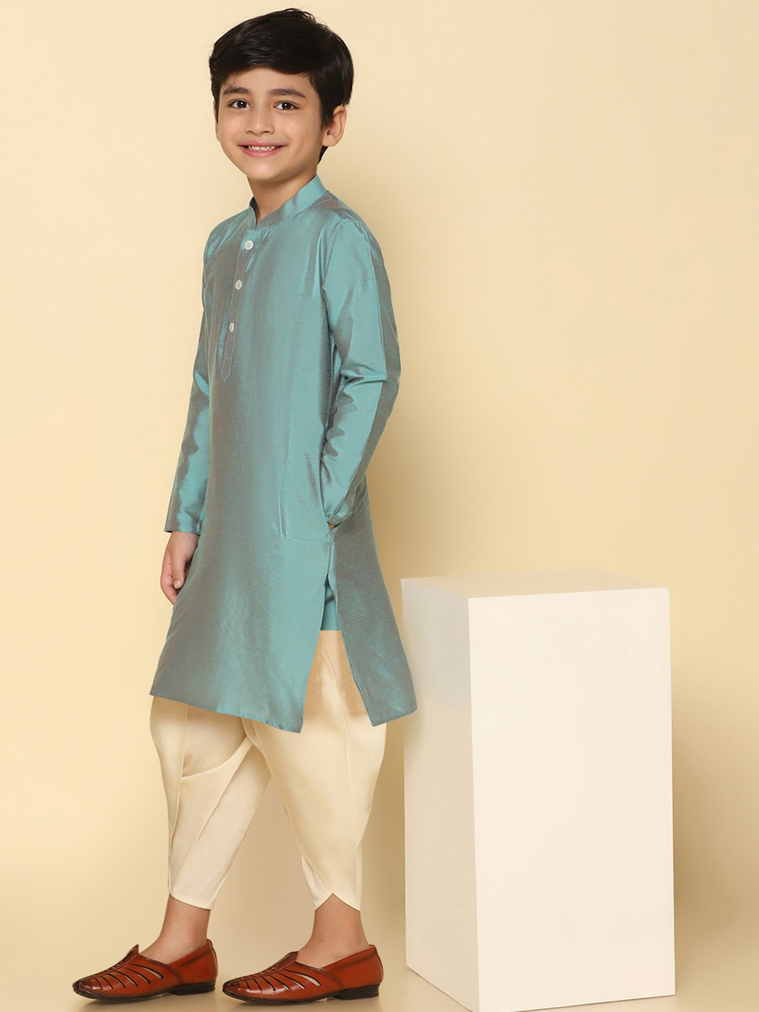 KISAH Kids Green & Cream Solid Full Sleeves Kurta with Dhoti