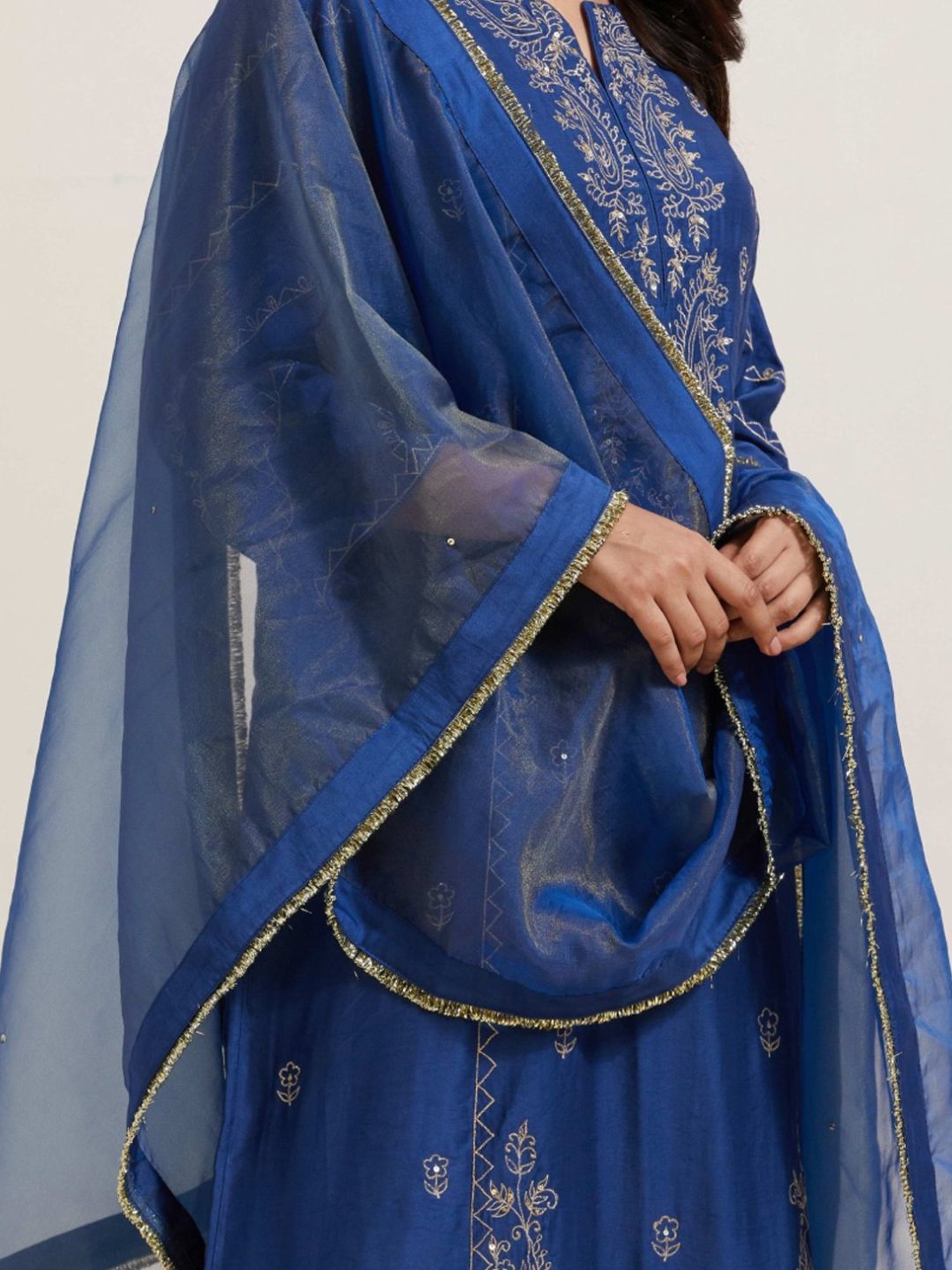 Priya Chaudhary Blue Afreen Embroidered Chanderi Silk Kurta with Pants