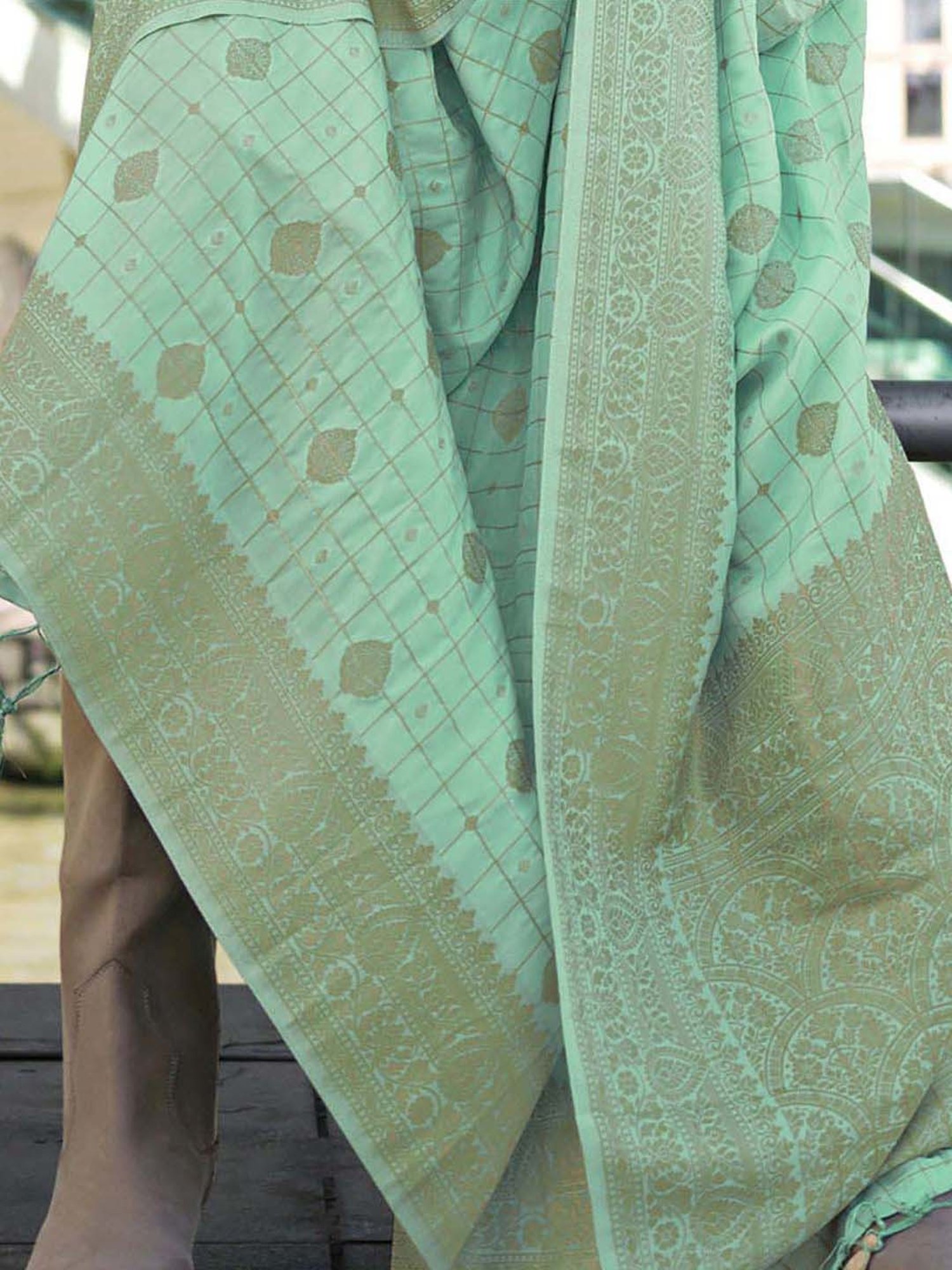 Elora Turquoise Silk Woven Saree With Unstitched Blouse