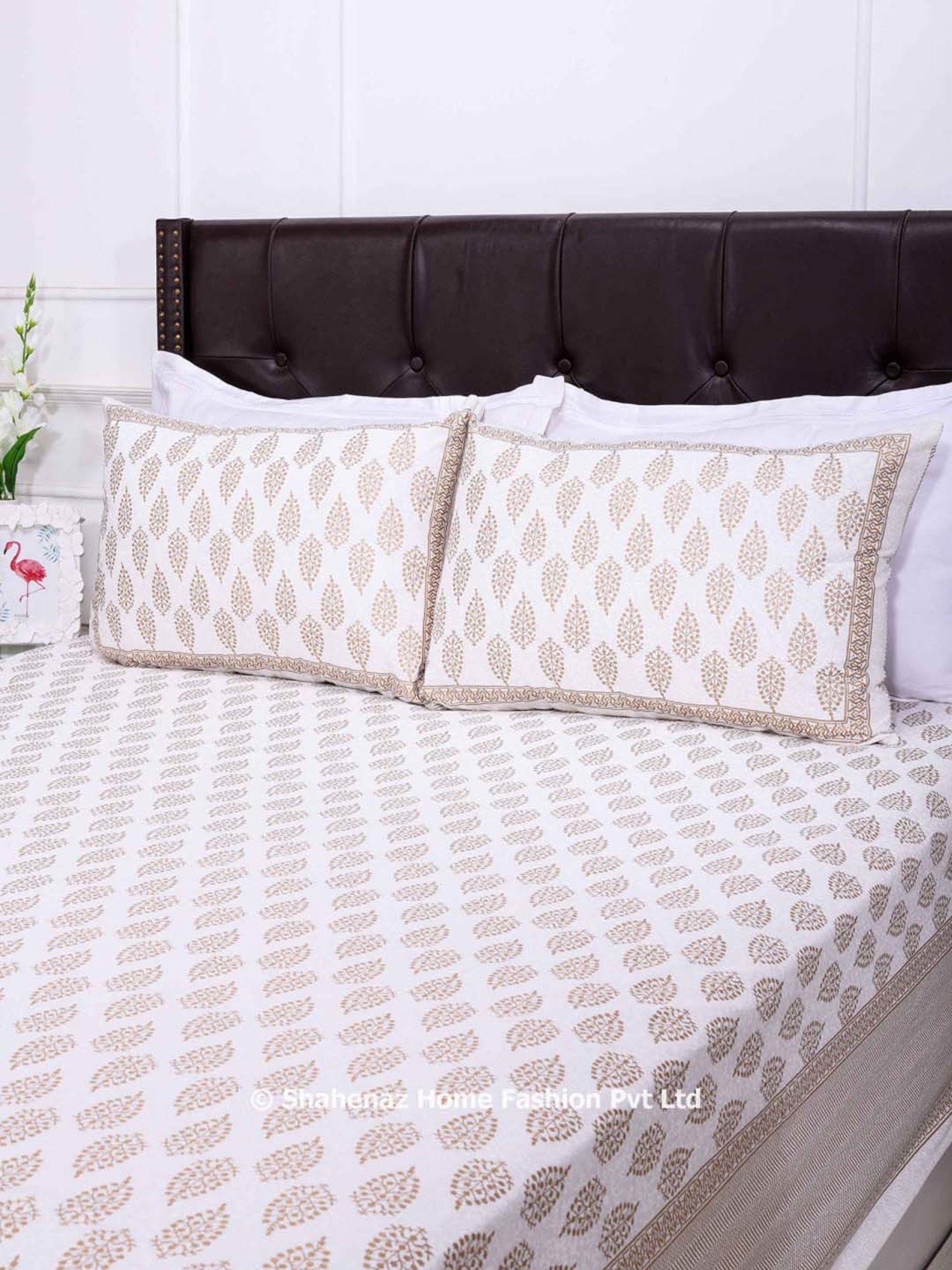 Shahenaz White & Golden 120 TC Cotton Pastel Double Bedsheet with 2 Pillow Covers