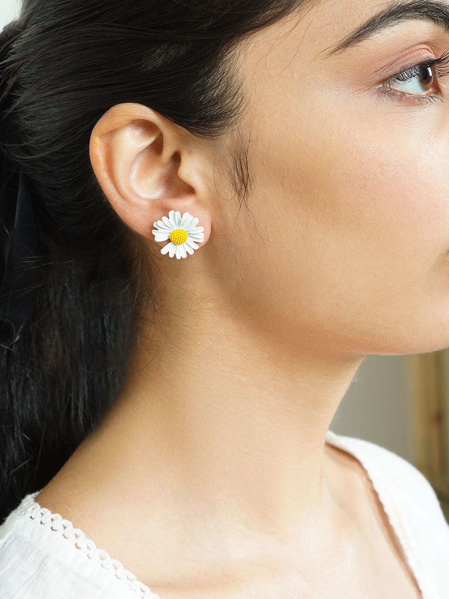 Joker & Witch White & Yellow Vacation Vibe Merry Colour Pop Floral Stud Earrings