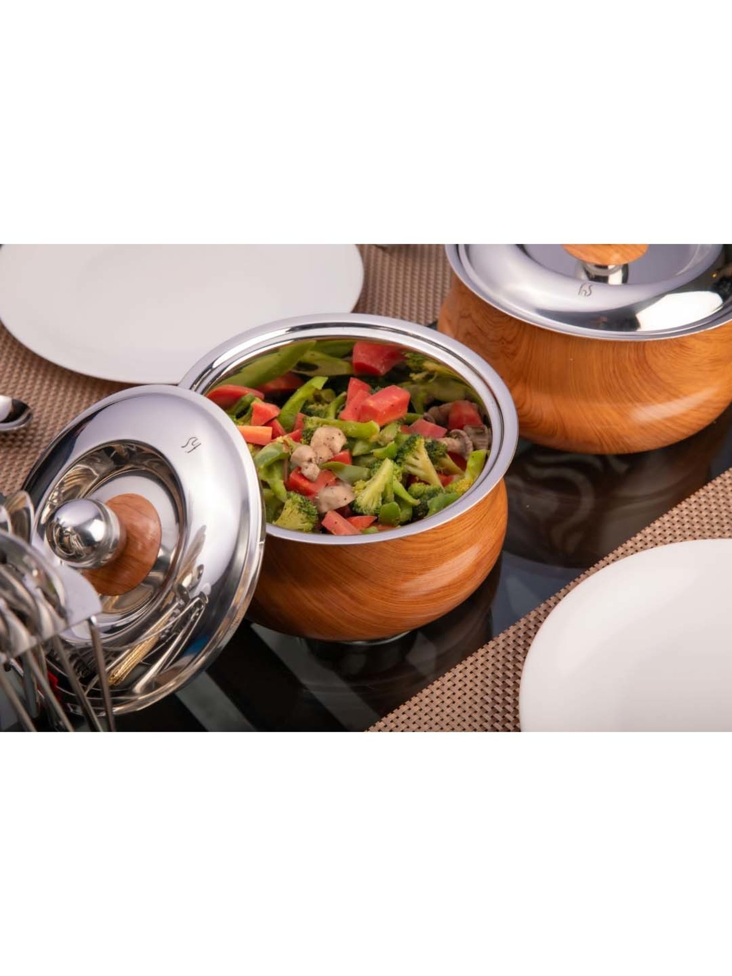 Nirlon Gas Compatible Aluminium Casserole with Bakelite Handle - 2.6 L