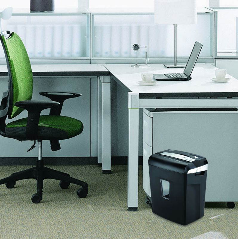 Aurora JamFree AU1040XA 10-Sheet Cross-Cut Paper / Credit Card Shredder