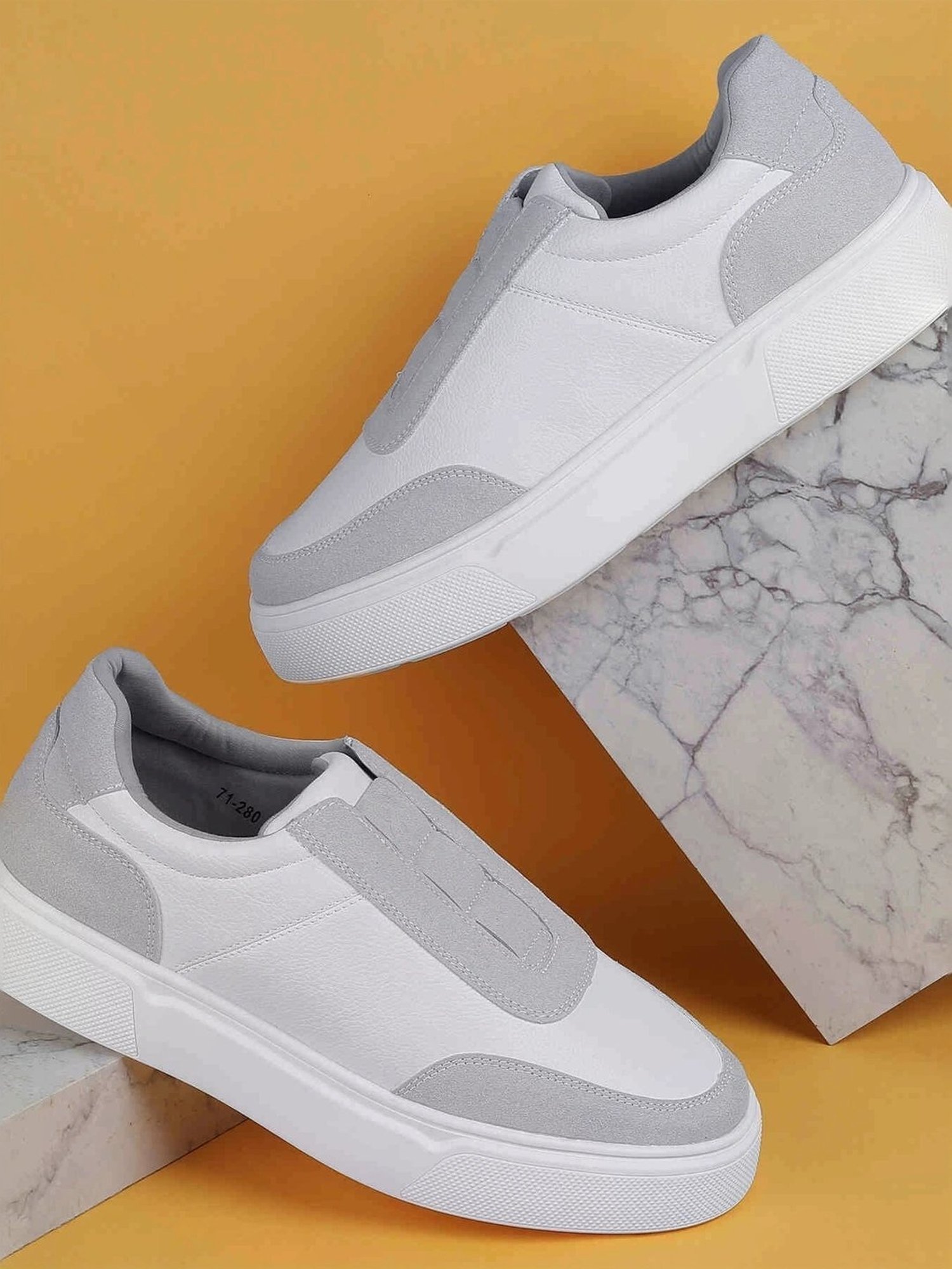 Metro Men's Off White Casual Sneakers