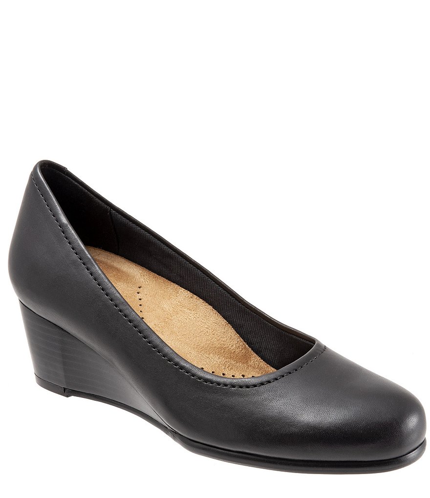 Trotters Winnie Leather Wedge Pumps