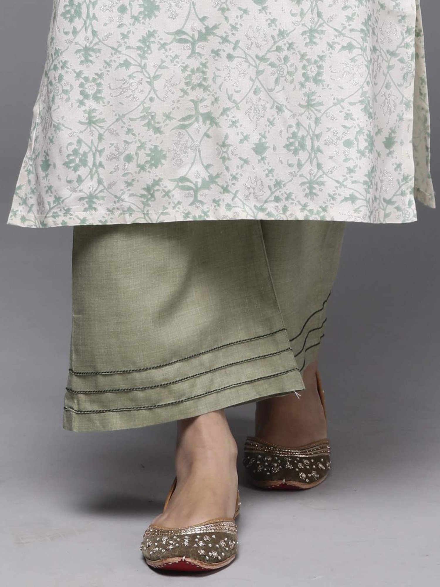 Indo Era Off-White & Green Embroidered Straight Kurta
