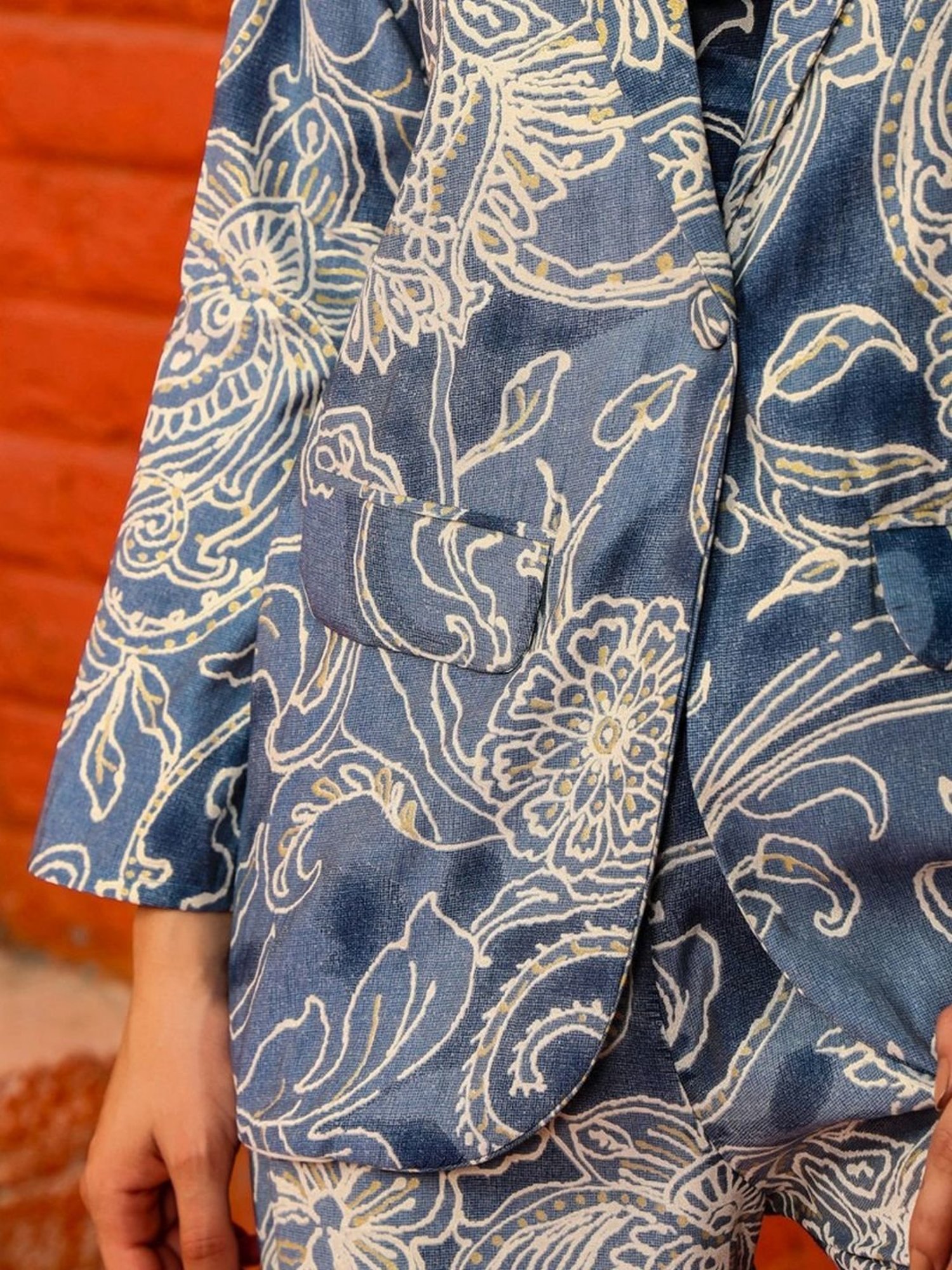 Zolo Label Blue Printed Top Pant Set With Blazer