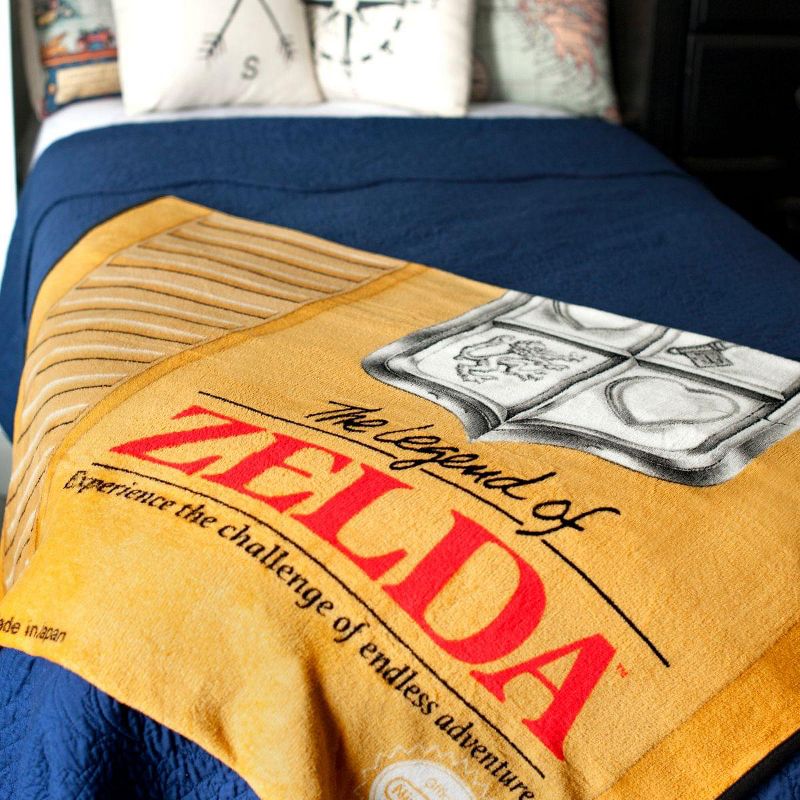 Franco Manufacturing Co Nintendo The Legend of Zelda Gold Cartridge Lightweight Blanket | 45 x 60 Inches