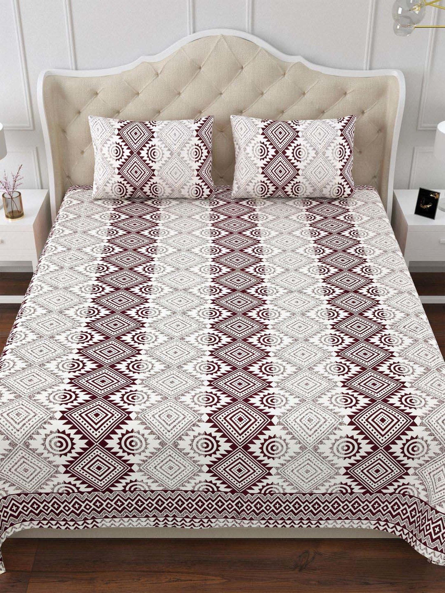 Aapno Rajasthan Thar Sand Dunes White & Maroon Cotton 140 GSM Double Bedsheet With 2 Pillow Cover