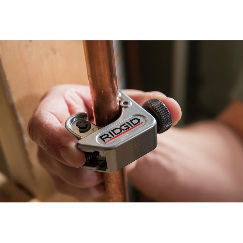 Ridgid 104 15/16 in. Capacity Close Quarters Tubing Cutter