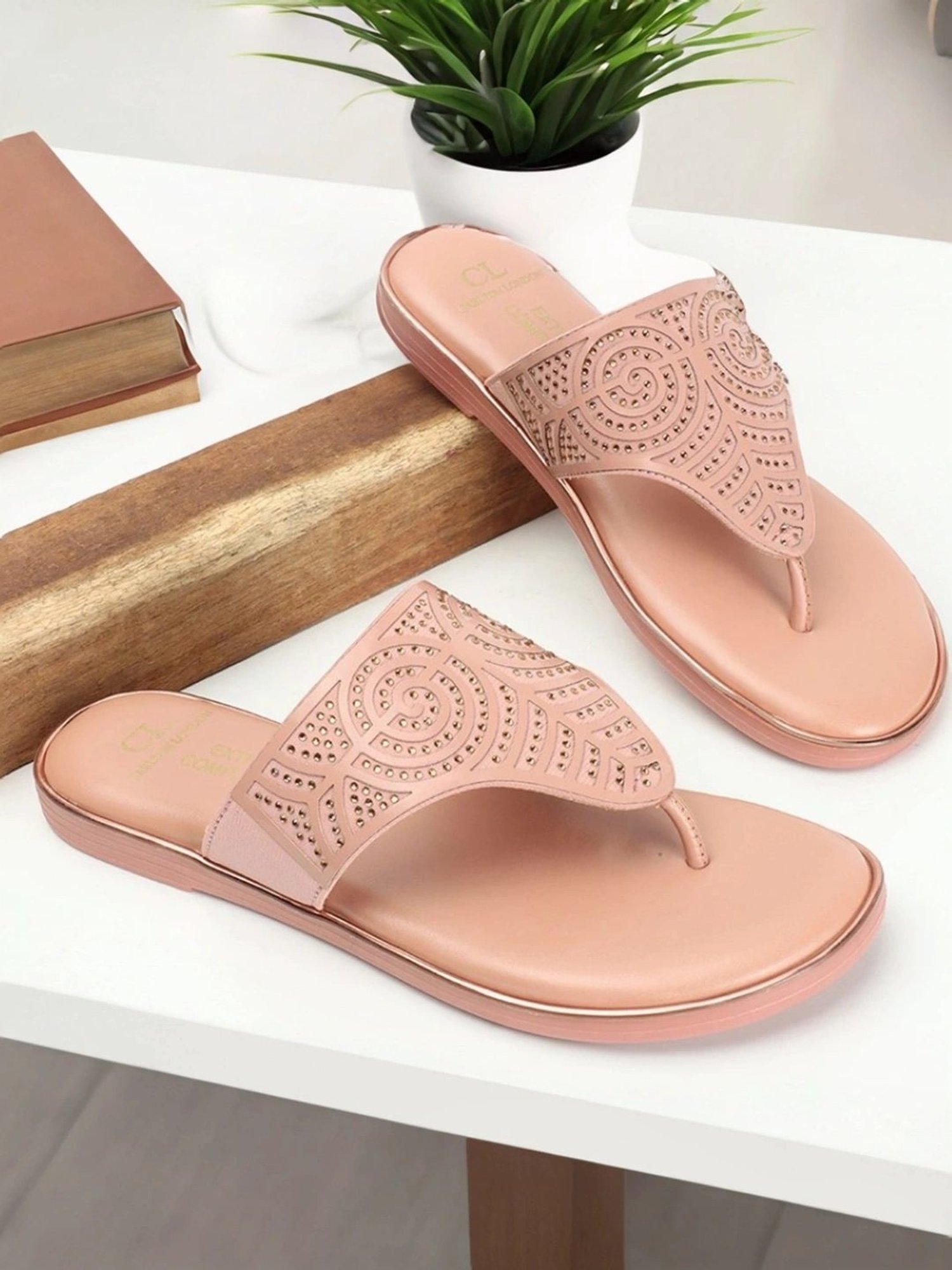 Carlton London Women's Pink Thong Sandals