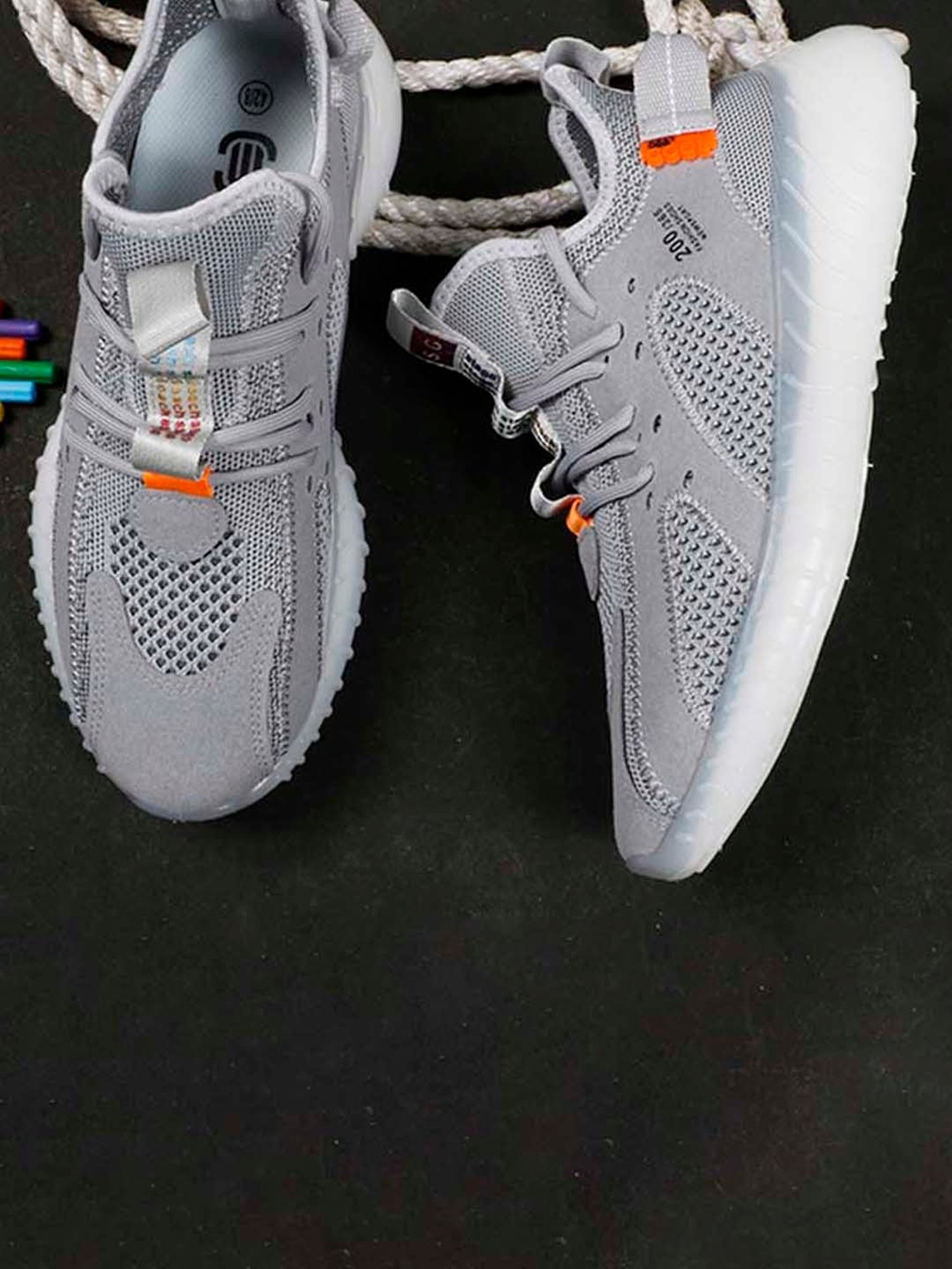 Mozafia Men's Grey Running Shoes