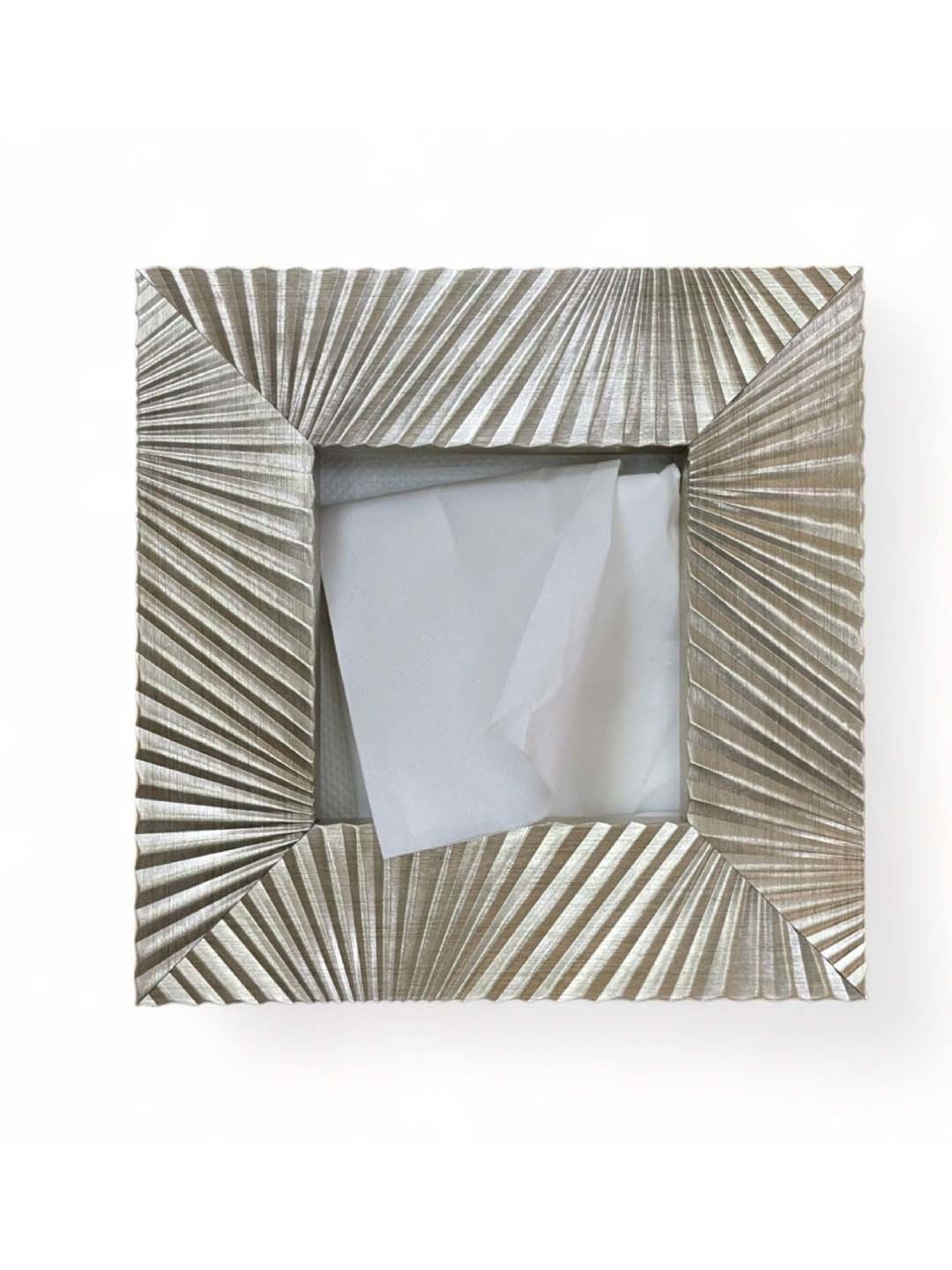 20" White Napkin with Red and Green Tassels Set of 4 pc White - SARO Lifestyle