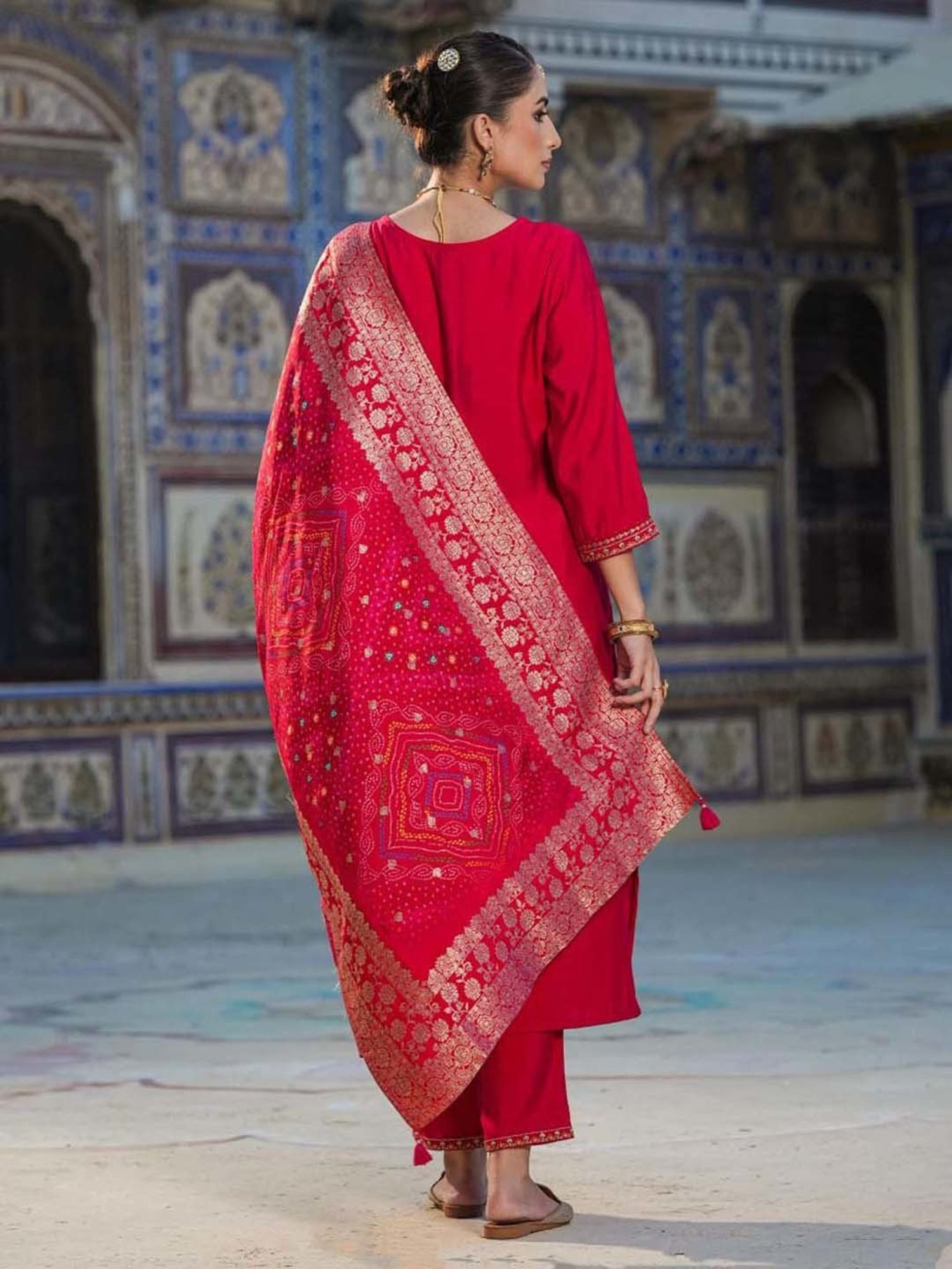 SCAKHI Pink Embroidered Kurta Pant Set With Dupatta