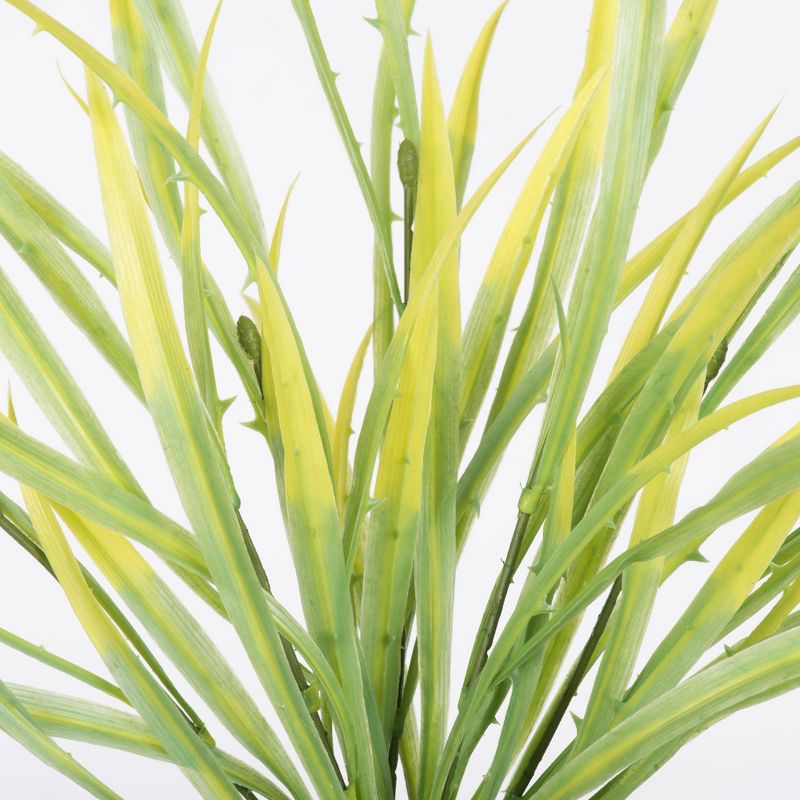 Vickerman 18" Artificial Green Spiked Grass Spray..