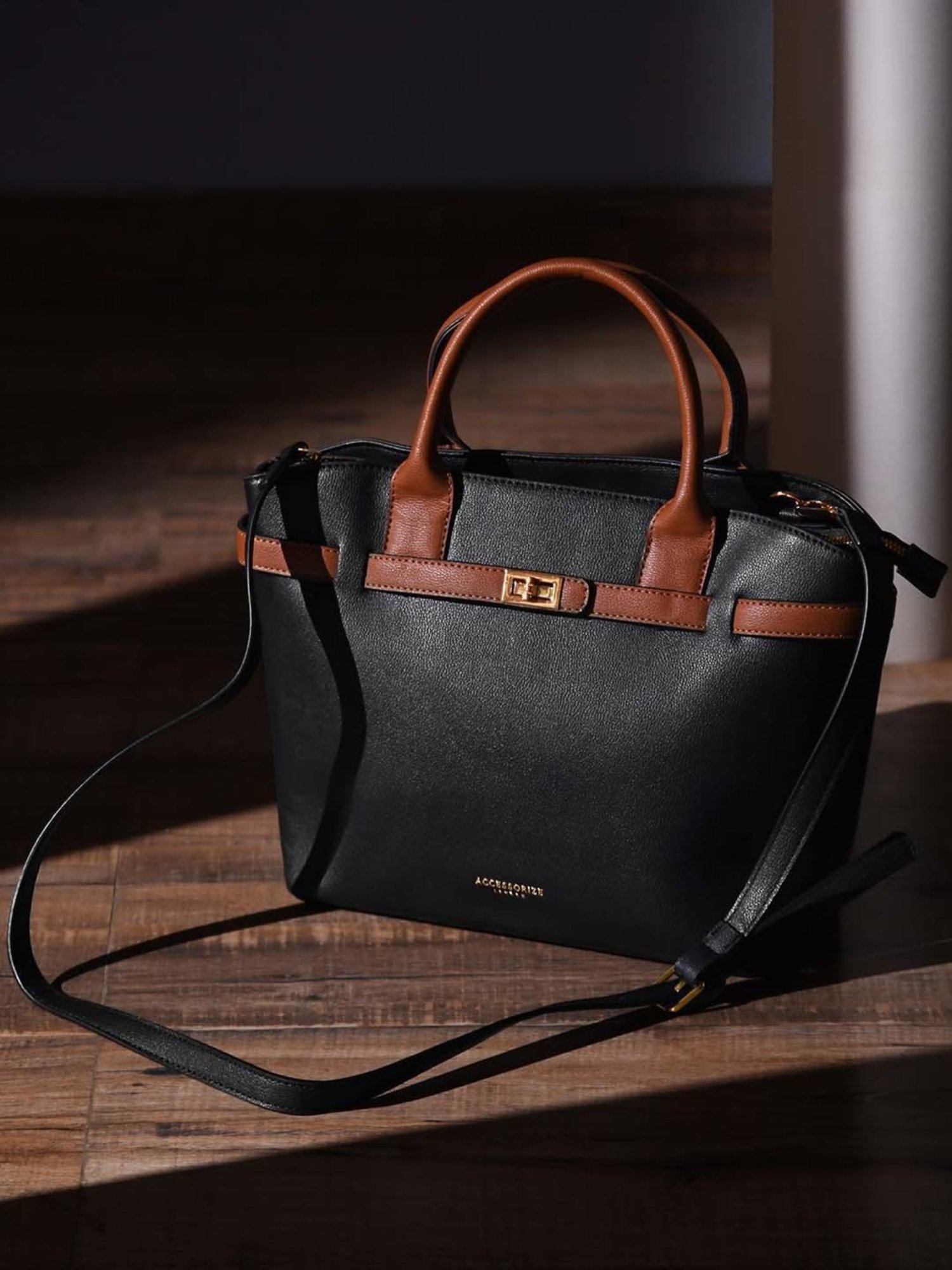 Accessorize London Black Solid Medium Handbag