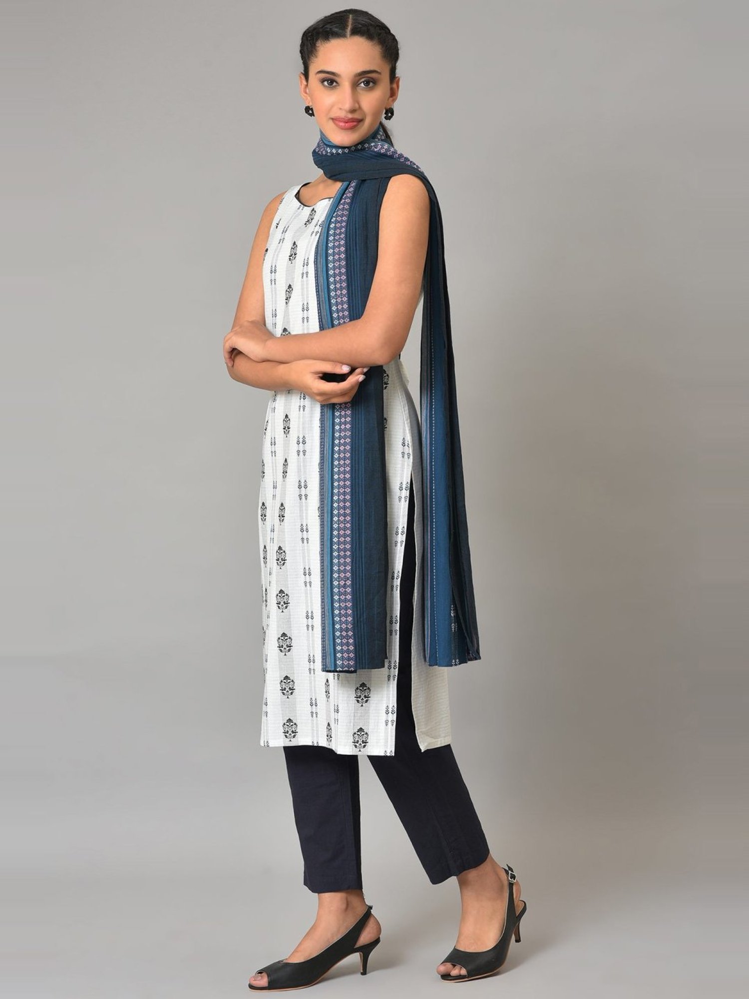 Aurelia White & Navy Cotton Embroidered Kurta Pant Set With Dupatta