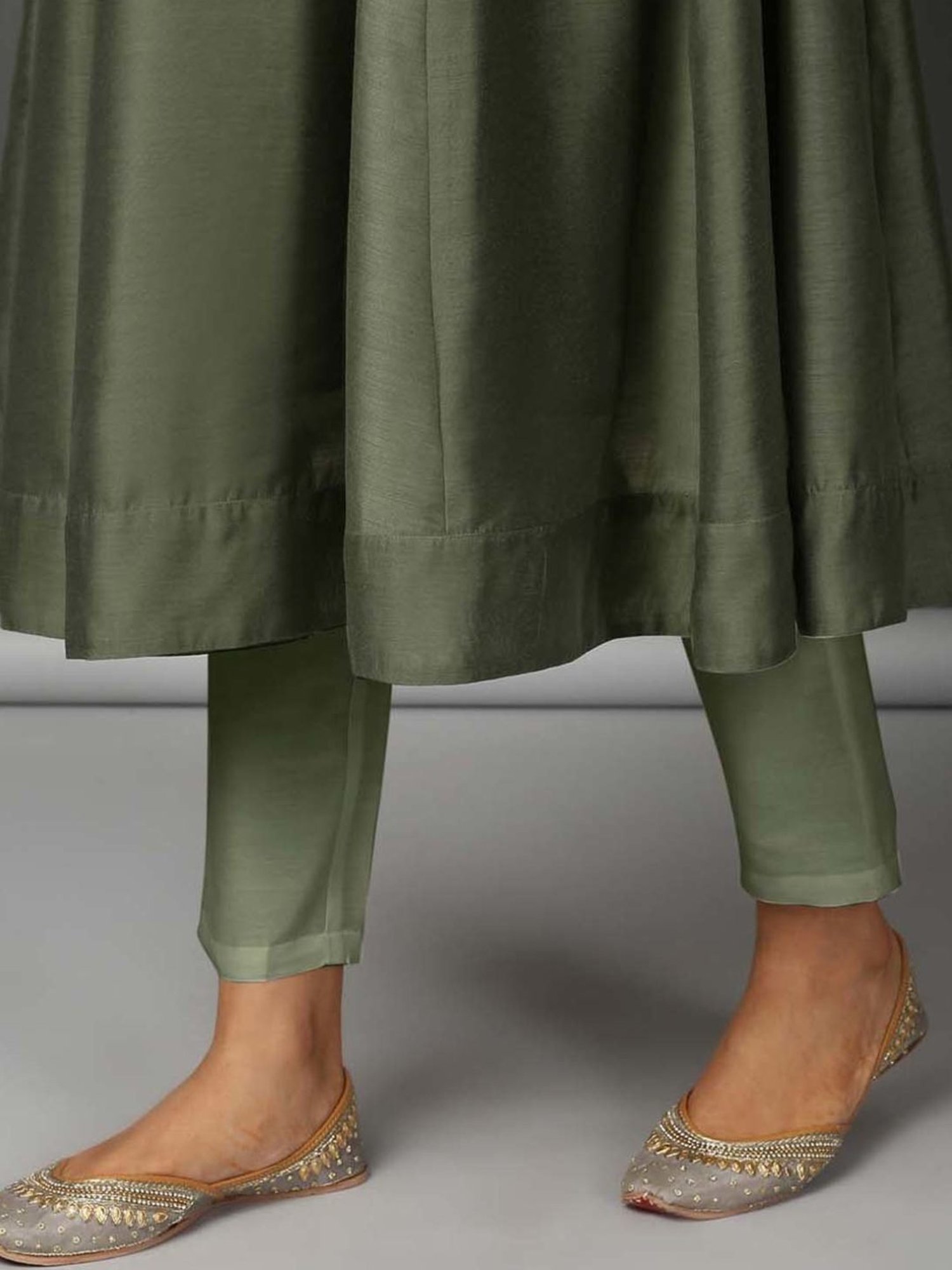 Nuhh Green Capri Breeze Kurta and Pant Set with Dupatta