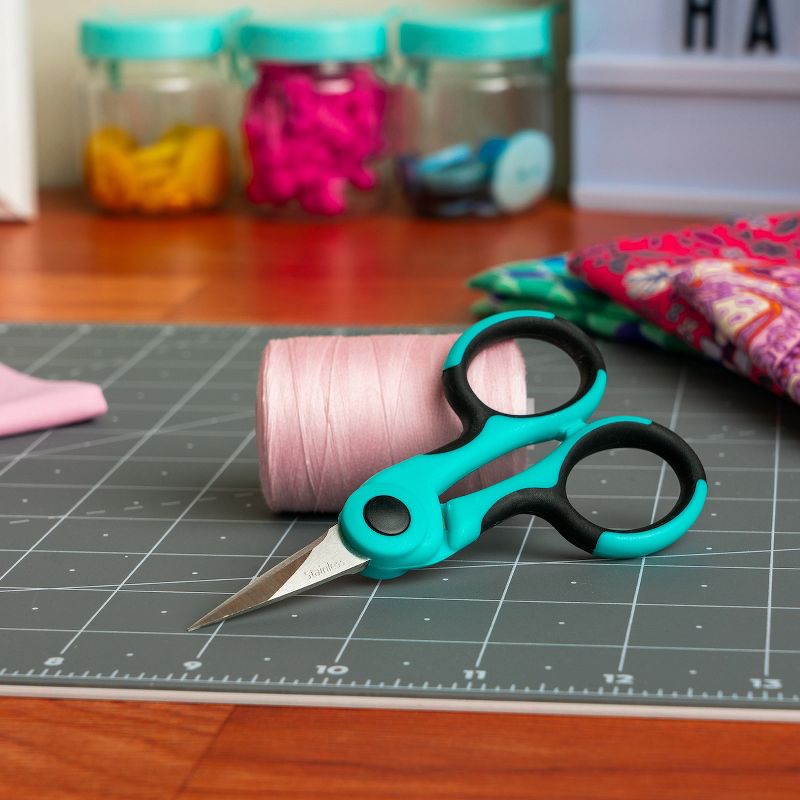 Singer ProSeries(TM) Detail Scissor 4.5"-W/NANO Tip(TM) Comfort Grip