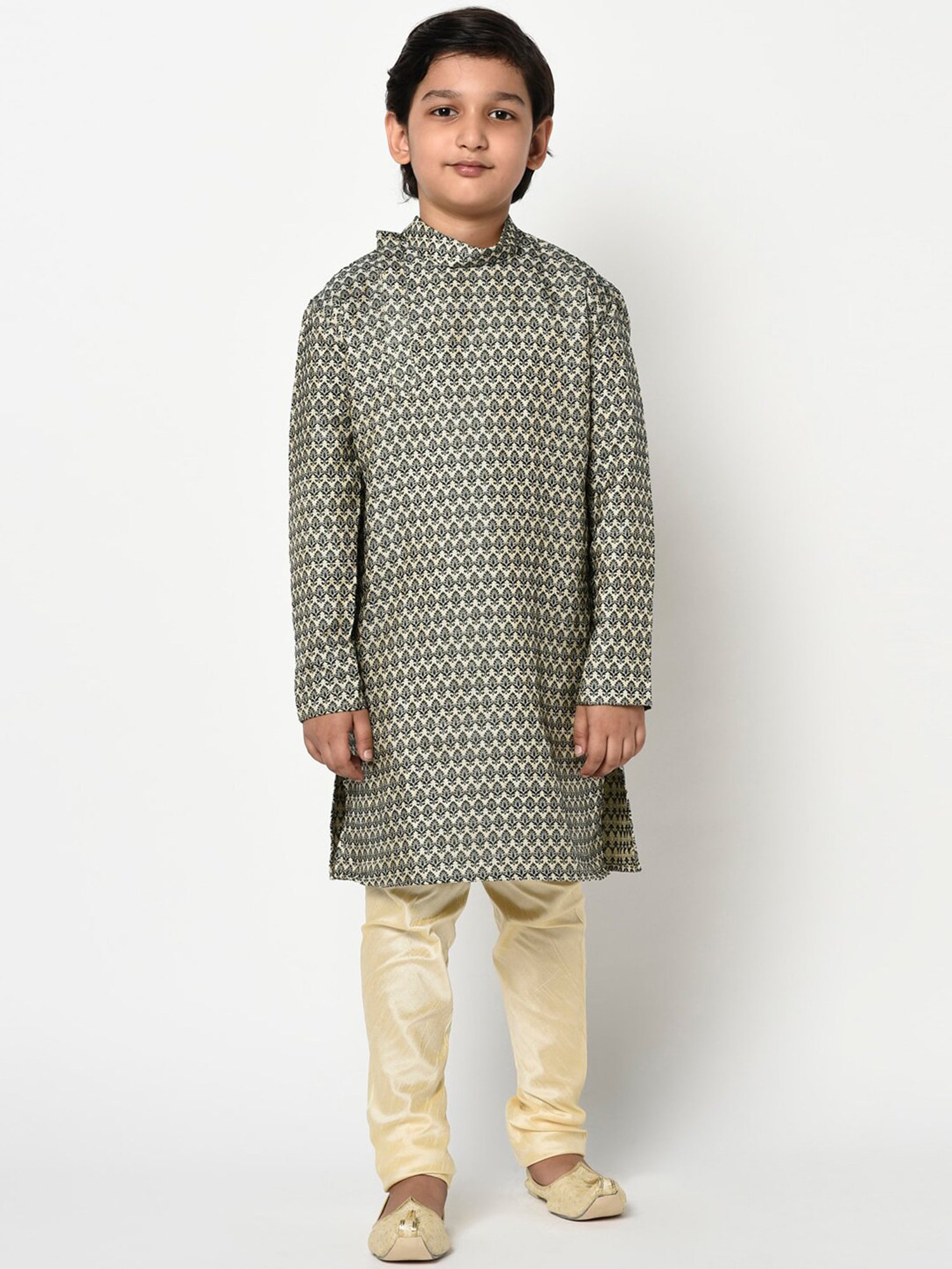 Deyann Kids Green & Cream Embroidery Full Sleeves Kurta with Pyjamas