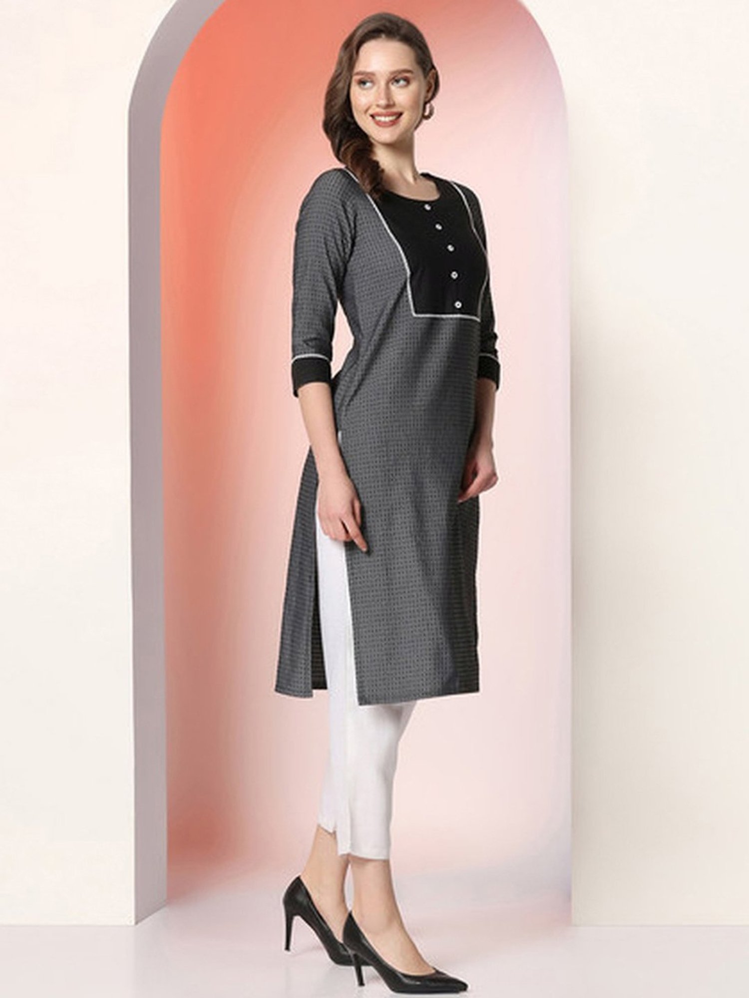 Skylee Grey & Black Chequered Straight Kurta