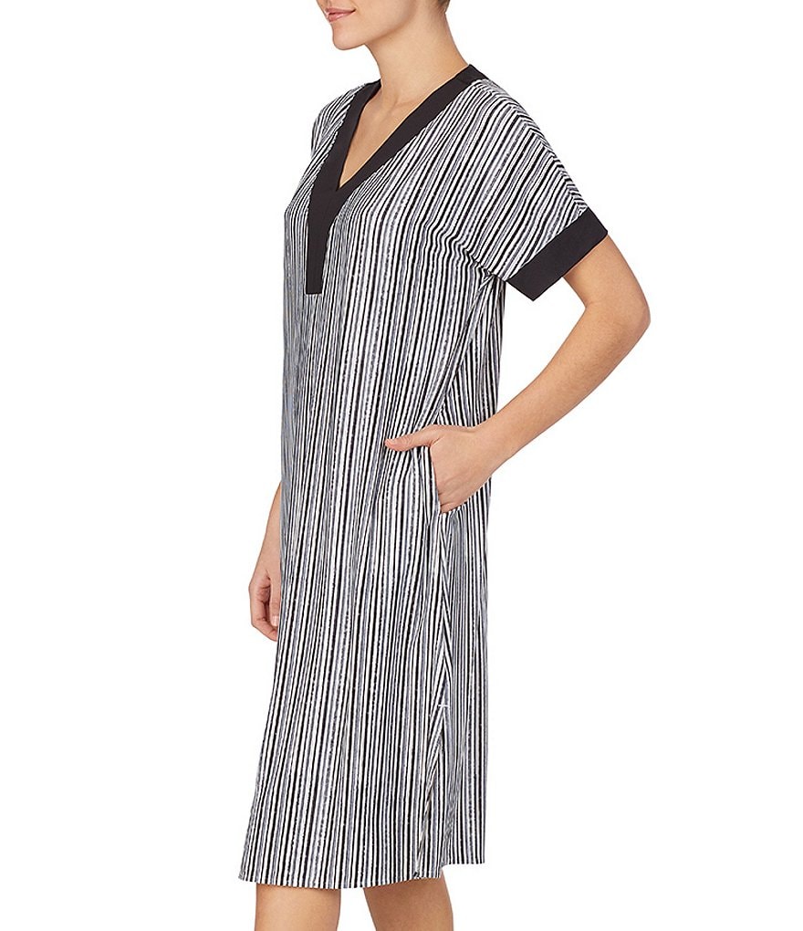 Modern Movement Solid Seamless Scoop Neck Microfiber Camisole