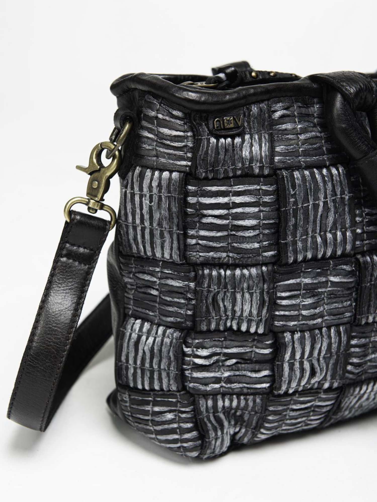 Art N Vintage Crown Black Leather Textured Medium Shoulder Handbag