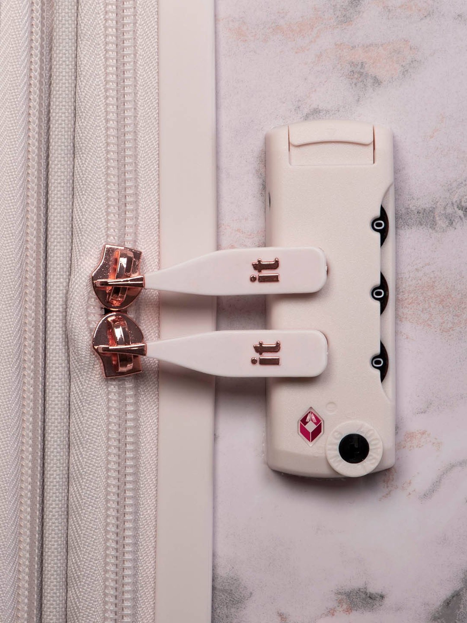 it luggage Sheen Marble Pink Cabin-20 inches Expandable Hardsided Trolley Bag with TSA Lock