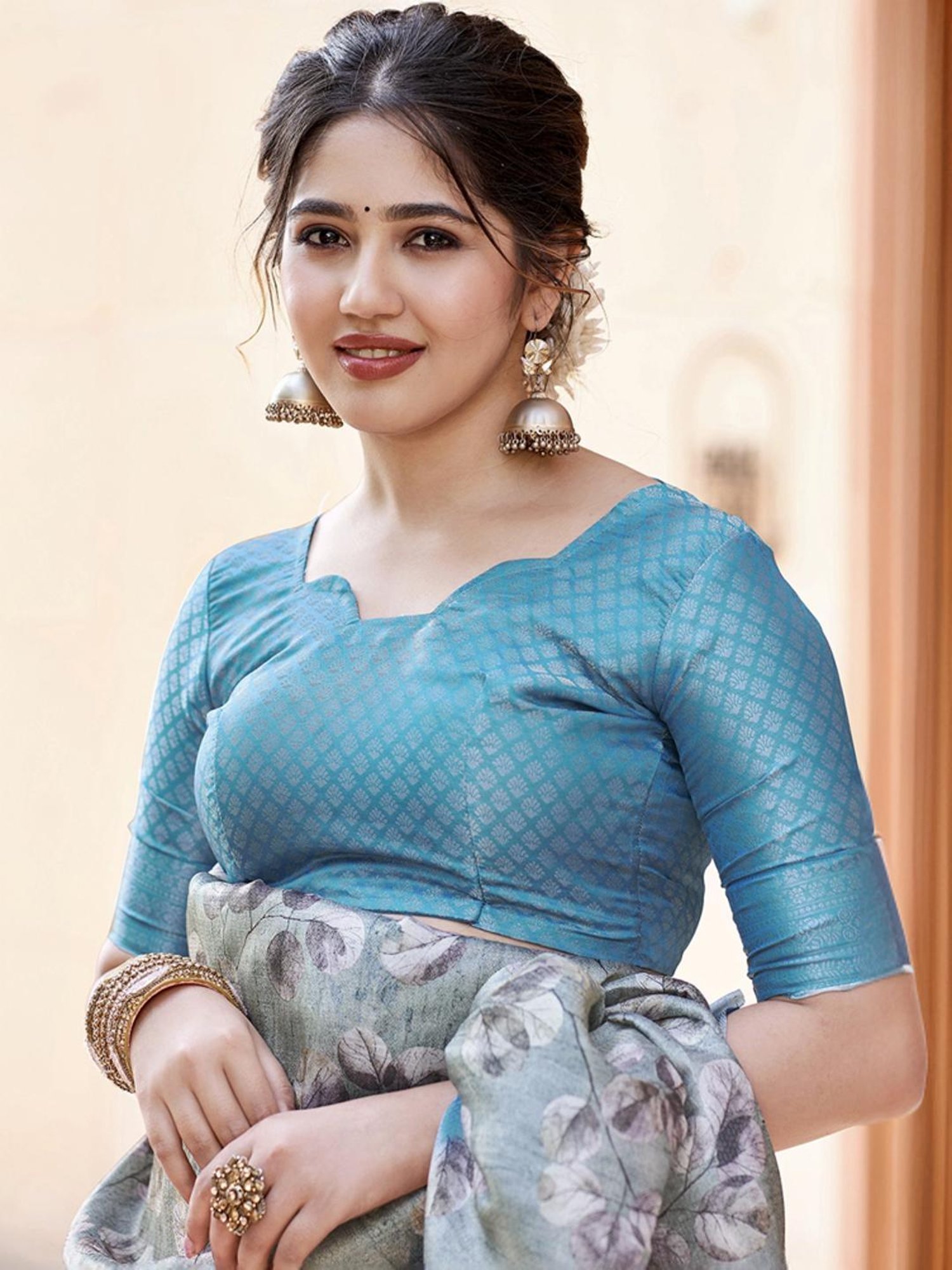 Satrani Blue Woven Saree With Unstitched Blouse