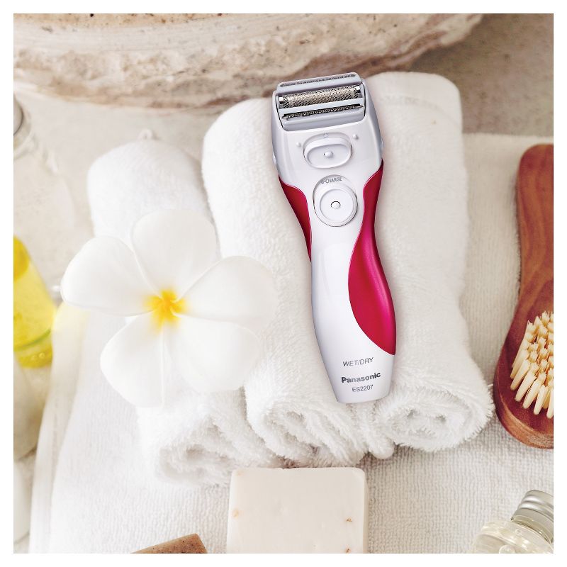 Panasonic Close Curves 3-Blade Wet & Dry Women's Rechargeable Electric Shaver - ES2207P
