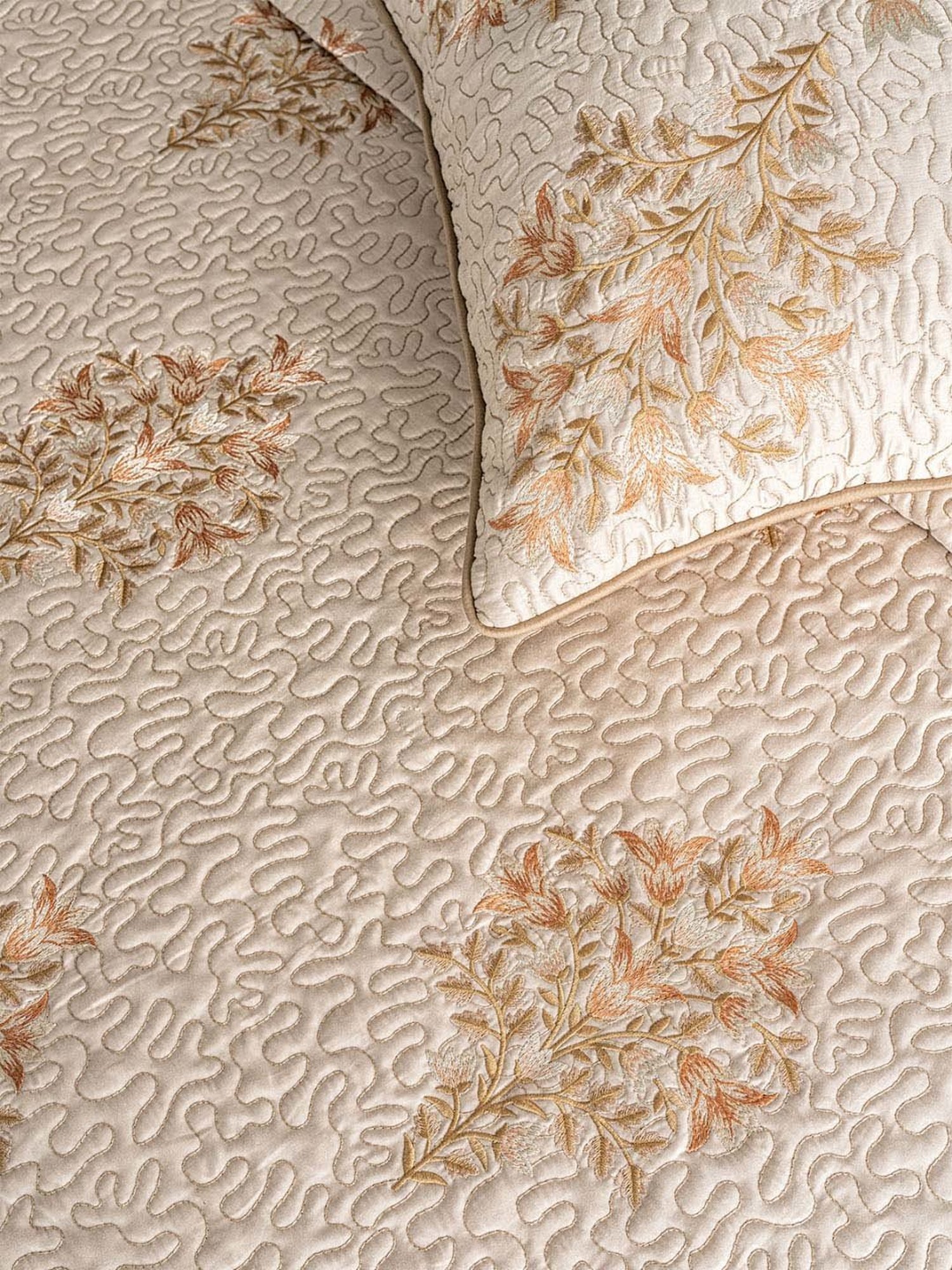 DDECOR Live beautiful Floral Bouquet Caramel 210 TC Cotton Comforters - Set of 5