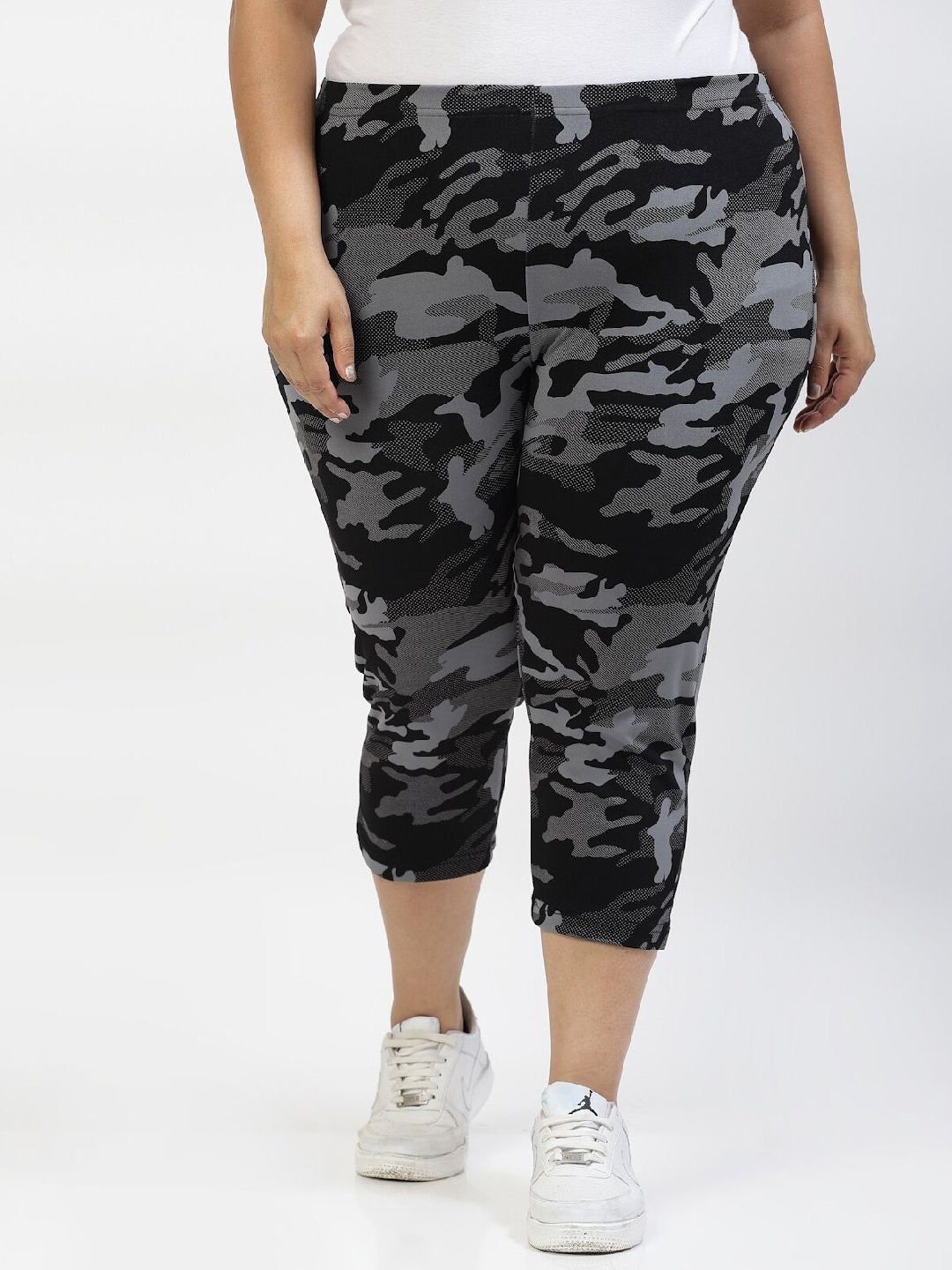 Melon by PlusS Grey & Black Printed Capris