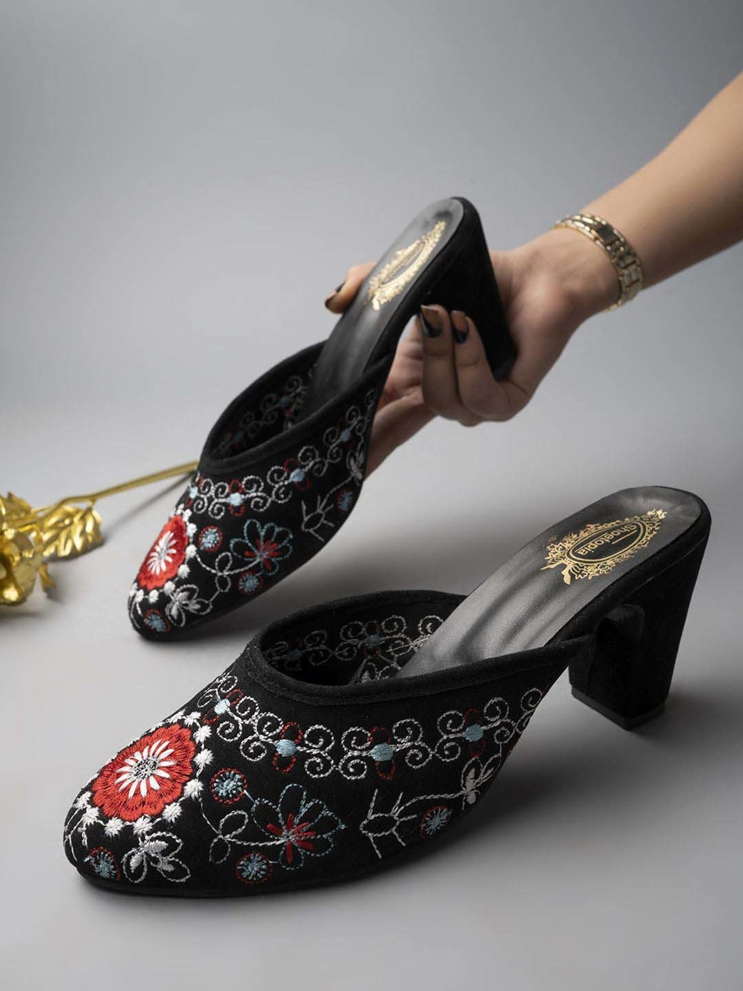 Shoetopia Kids Black Toe Ring Sandals