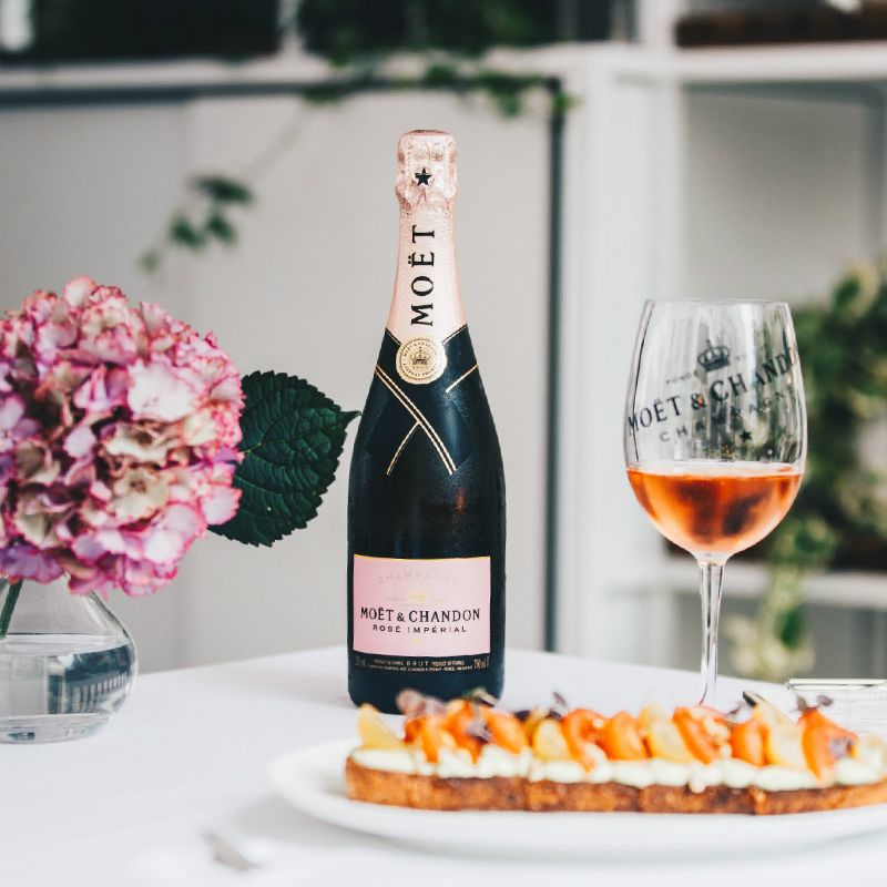 Moët & Chandon Rosé Imperial Champagne - 750ml Bottle