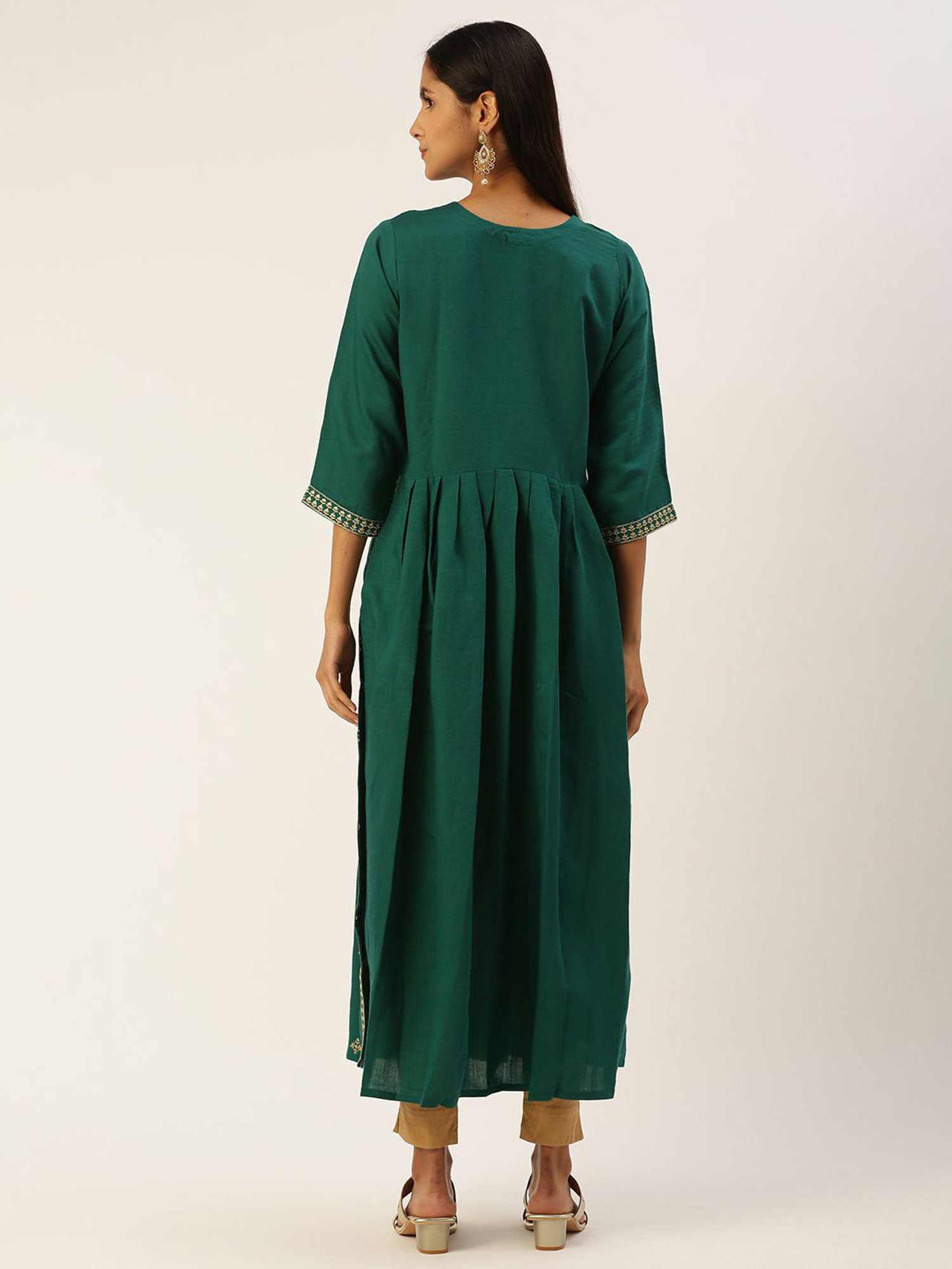 SHANVIKA Green Embroidered Cotton Silk Straight Kurta