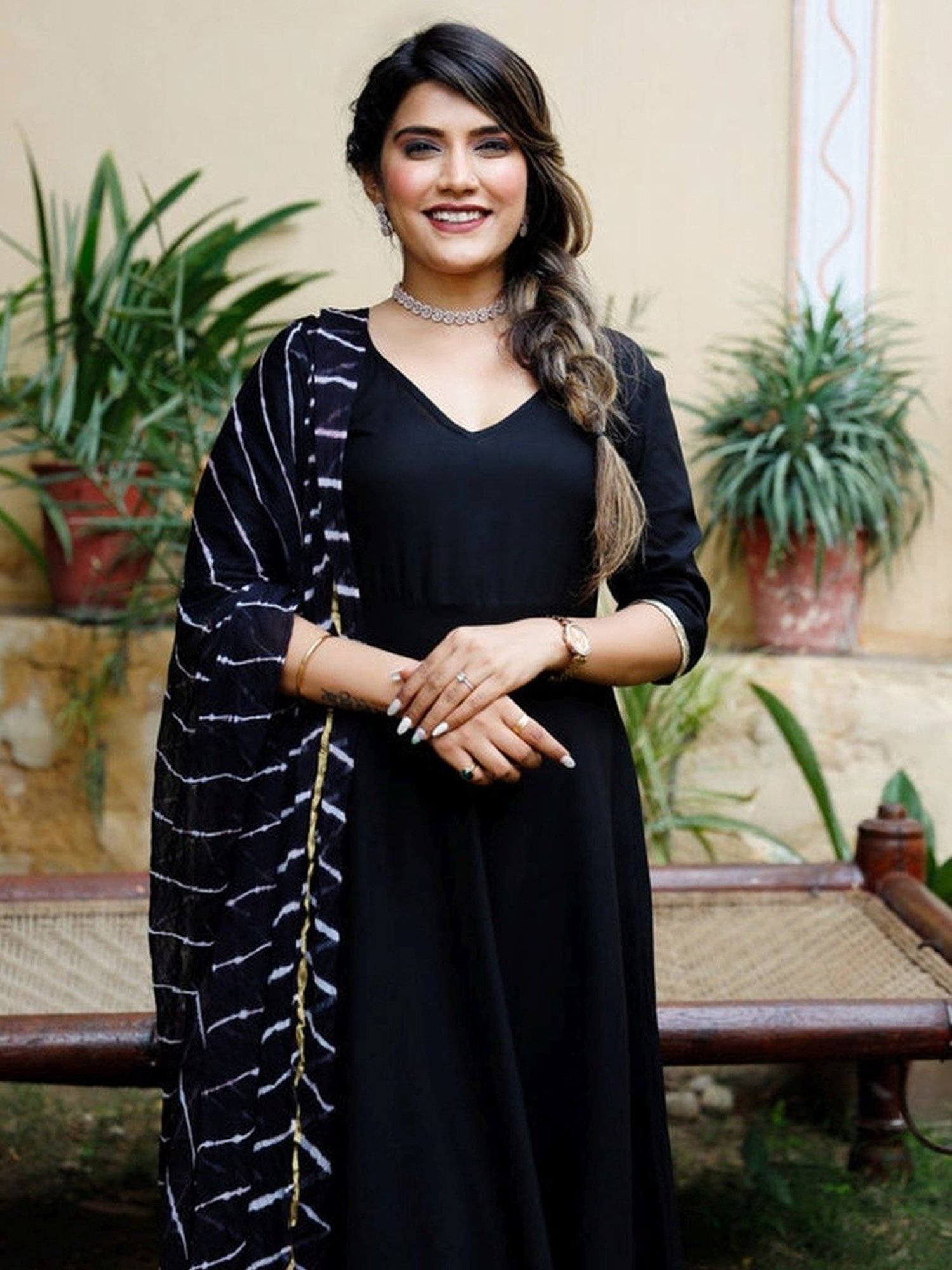 Thread and Button Black Gorgeous Night Kurta with Pant and Dupatta