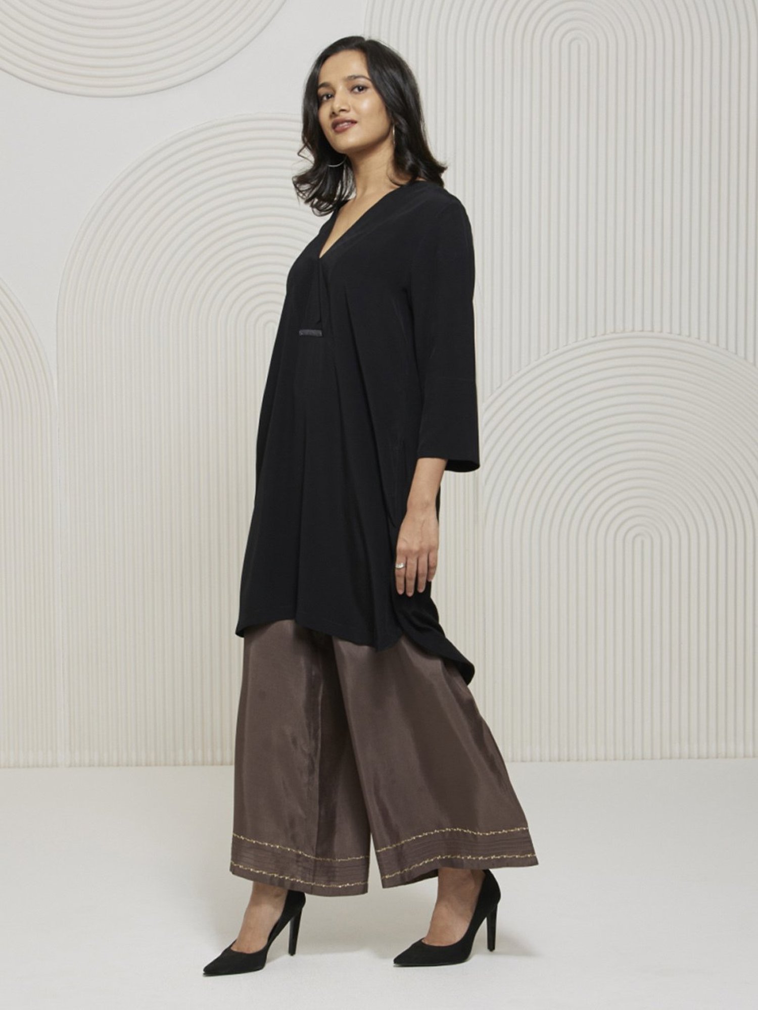 Artagai Jet Set Elevated Basics V-neck Tunic with Embroidery