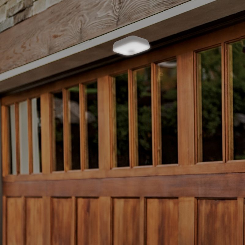 Brilliant Evolution Wireless Motion Sensor LED Ceiling Light White