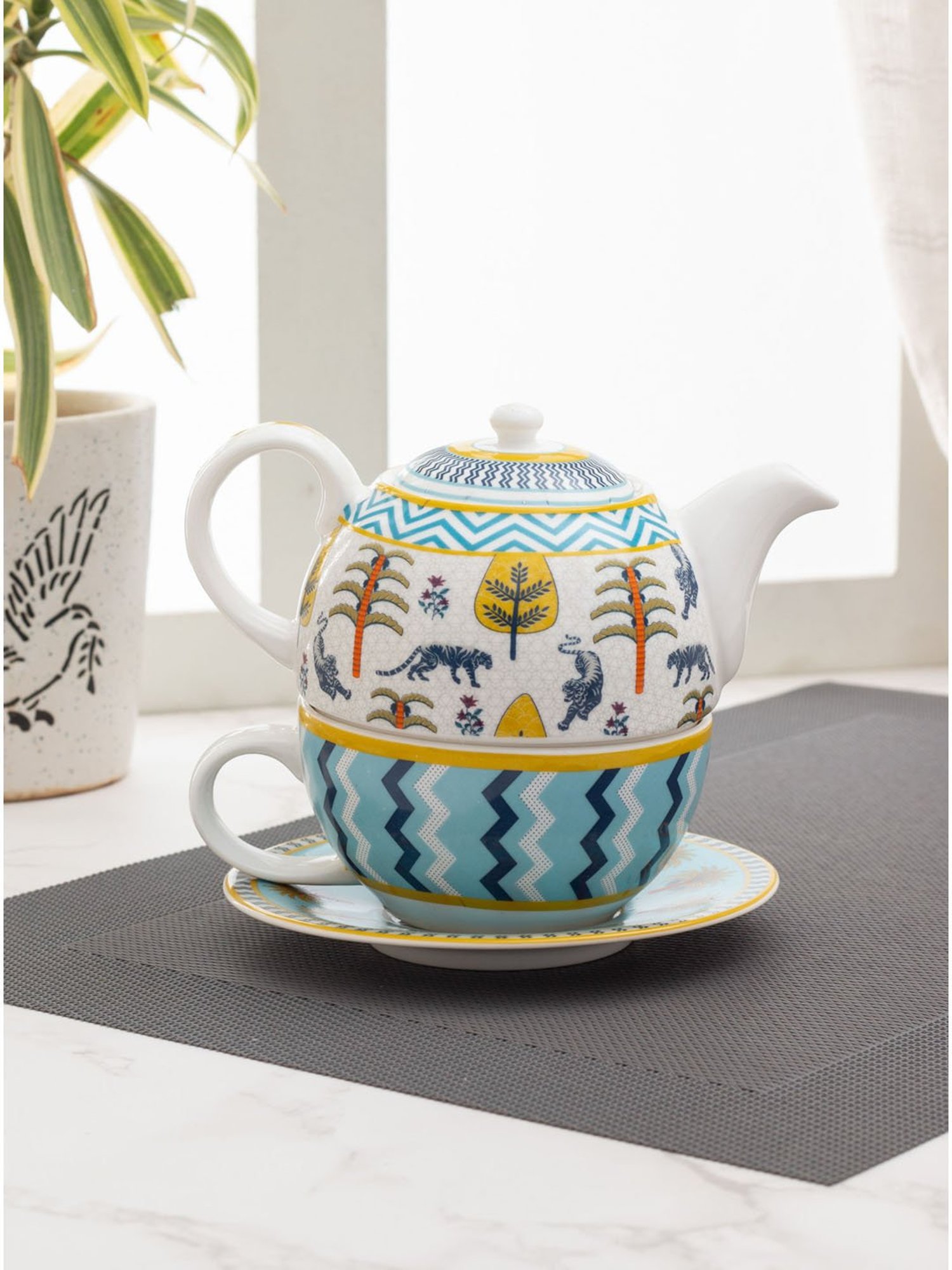 India Circus Fine Ceramic Kettle Set (1 Tea Pot +1 Cup +1 Saucer) Tea Pot 450ml, Cup 260ml