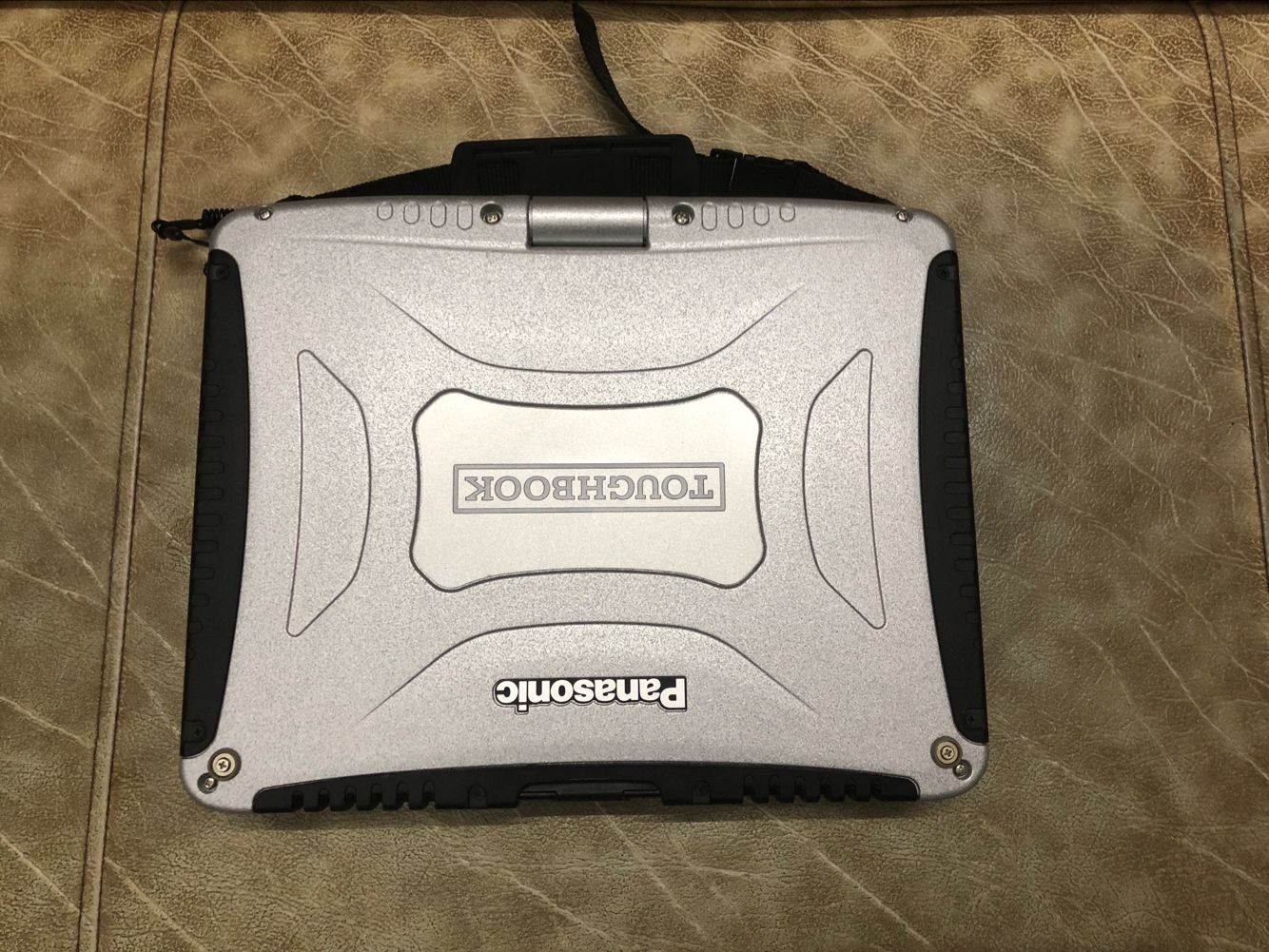 Panasonic laptop CF-19 fully rugged CPU i5/2520/MK5 memory 4G/DDR3 HDD 500G 10 inch LED screen 1024*768 hand touch rotating Windows 7/XP 32/64