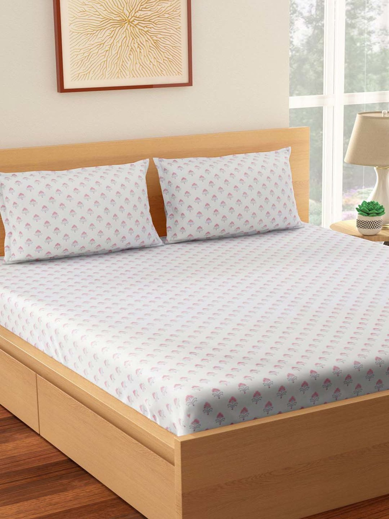 Living Scapes by Pantaloons Pink Cotton 144 TC King Bed Sheet with 2 Pillow Covers