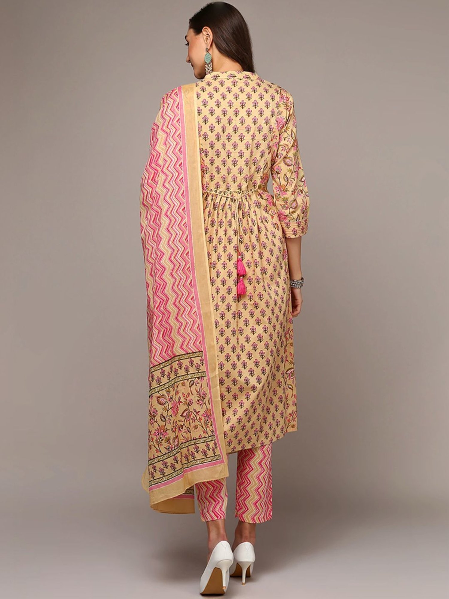 Vaamsi Cream Cotton Floral Print Kurta Pant Set With Dupatta