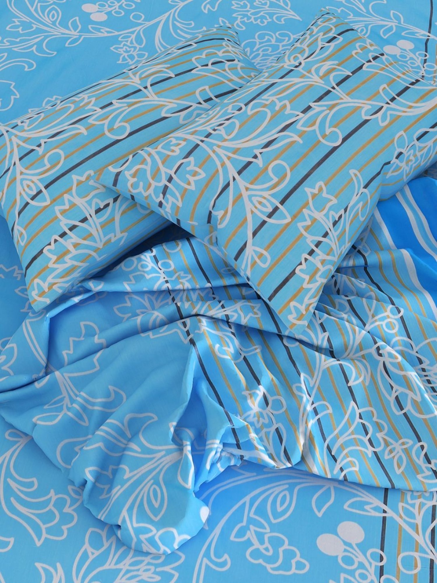 Romee Floral Blue 144 TC Cotton Queen Sized Bed Sheet with 2 Pillow Covers