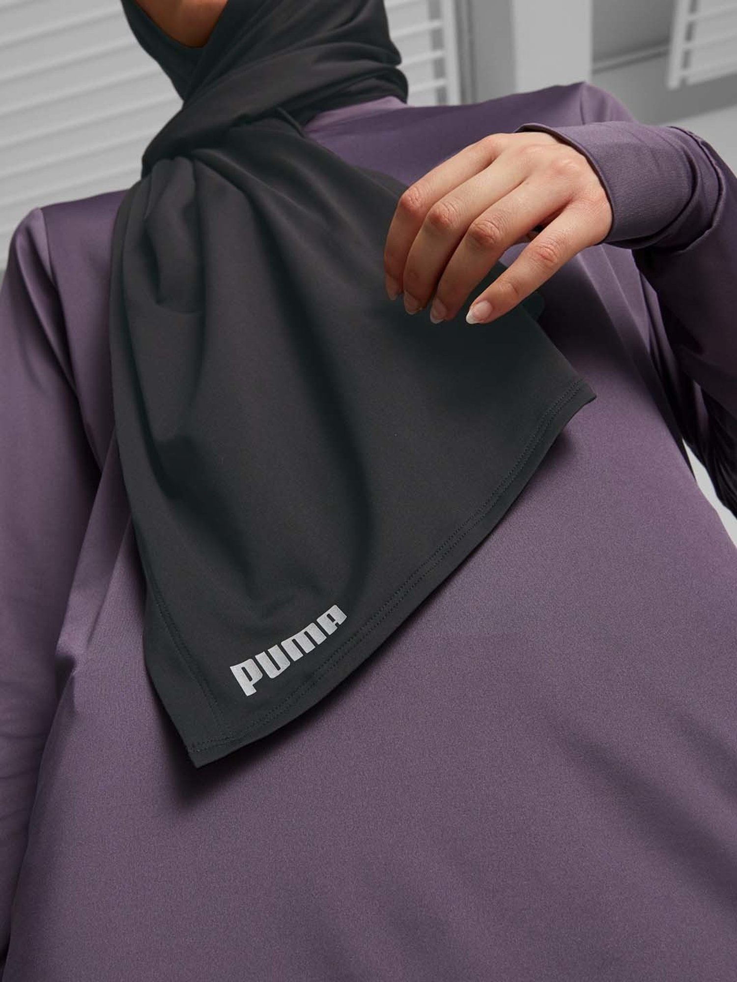 Aditi Wasan White Floral Stole