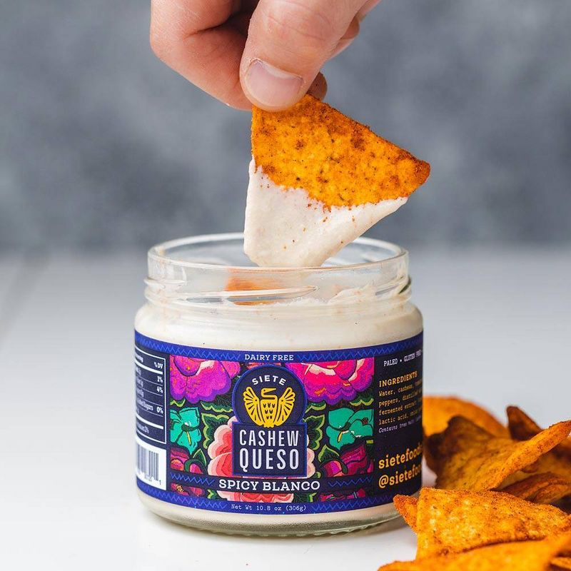 Siete Cashew Queso Spicy Blanco Dip - 10.8oz