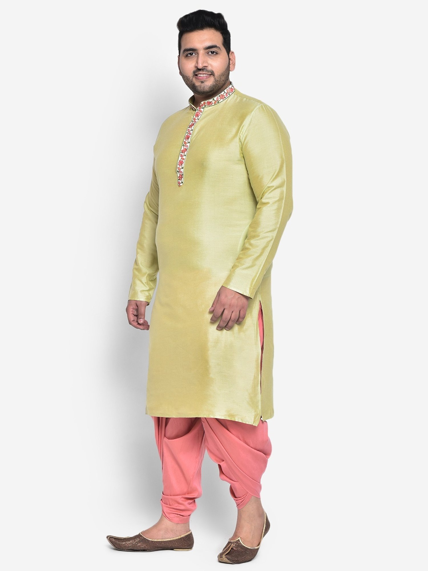 KISAH PLUS Green Regular Fit Embroidered Kurta