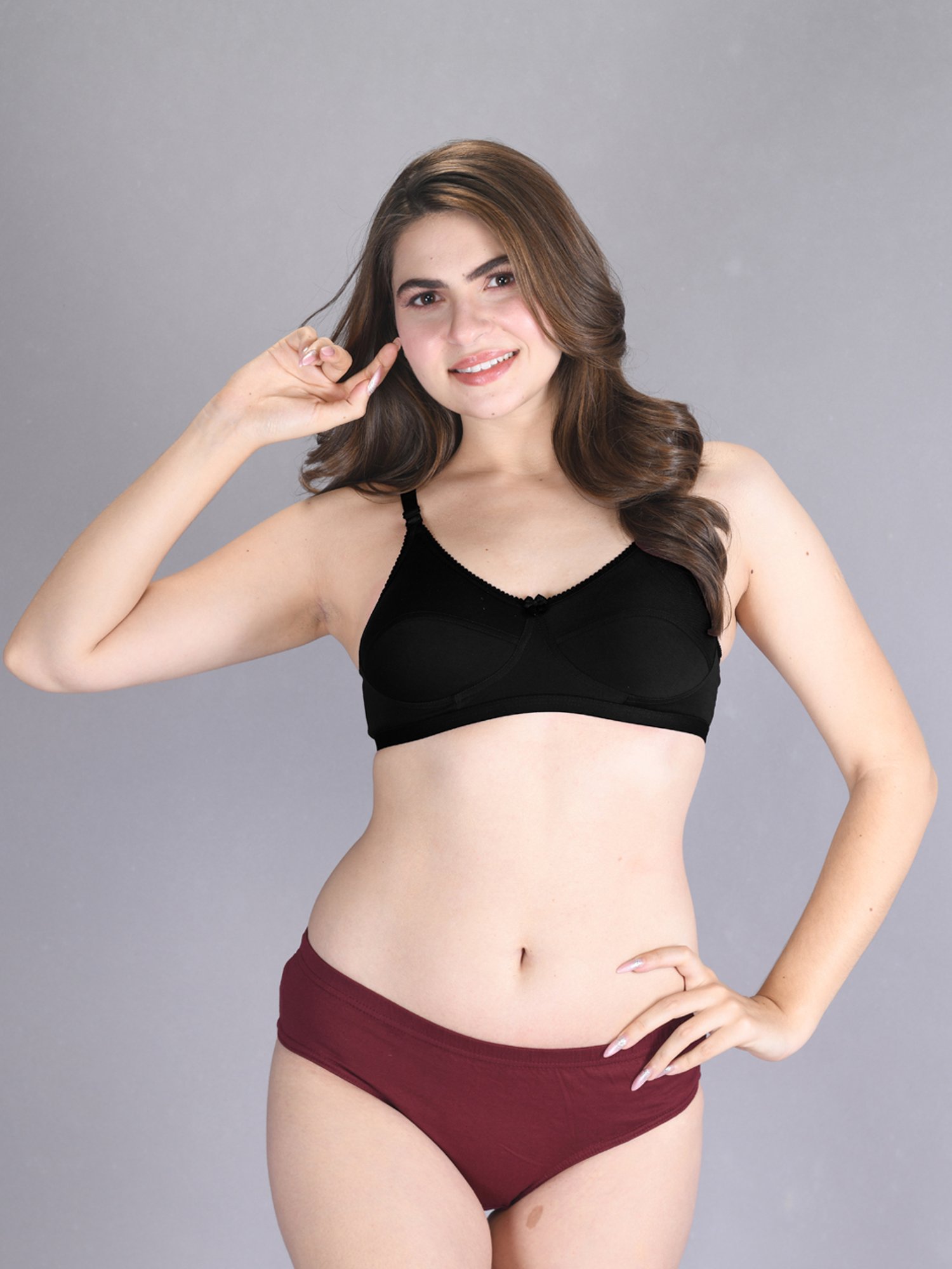 Lux Venus Black Full Coverage Non-Wired Bra With Adjustable Strap