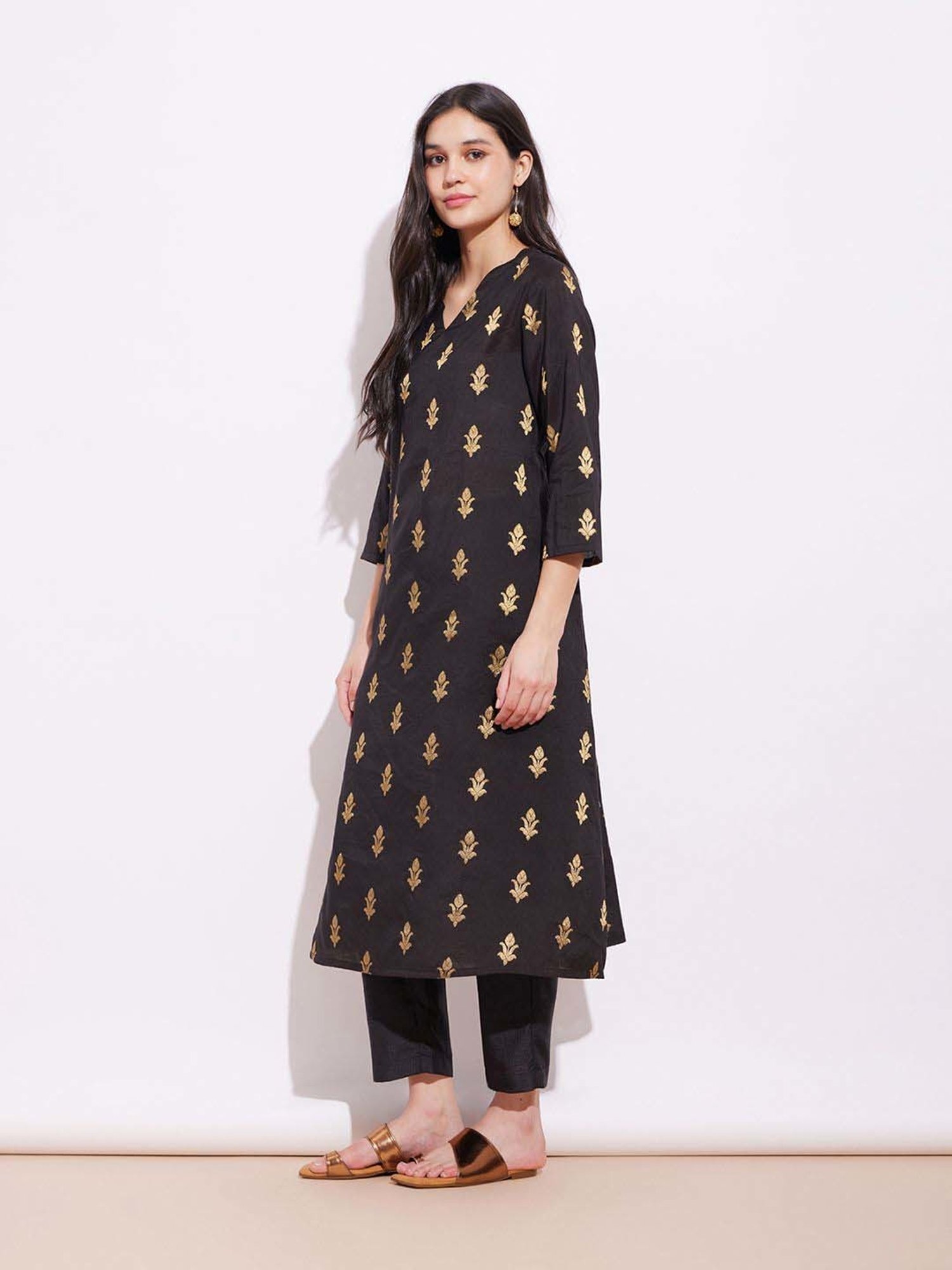 Pink Fort Black Woven Pattern Kurta Pant Set