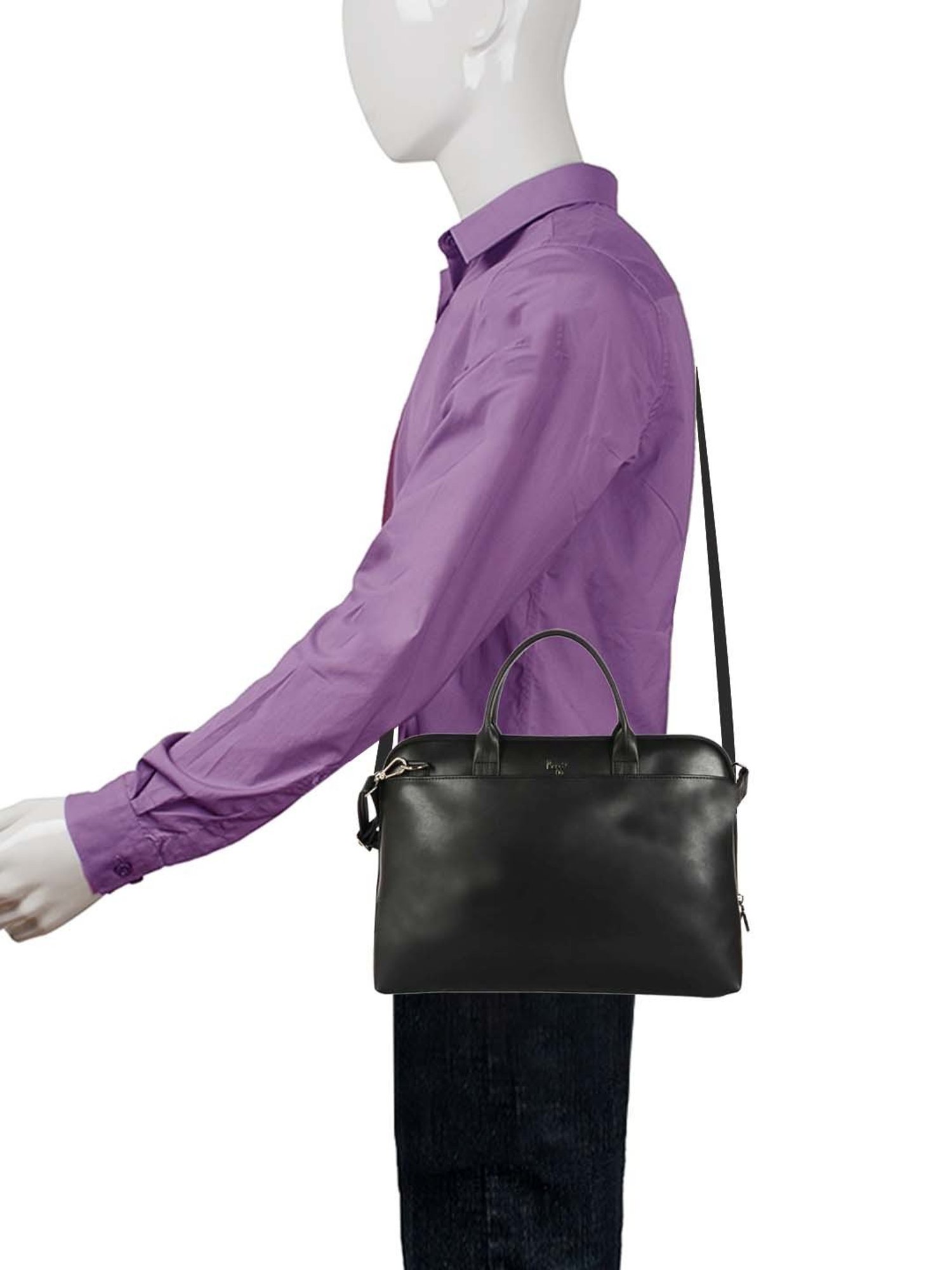 Baggit Black Medium Messenger Bag