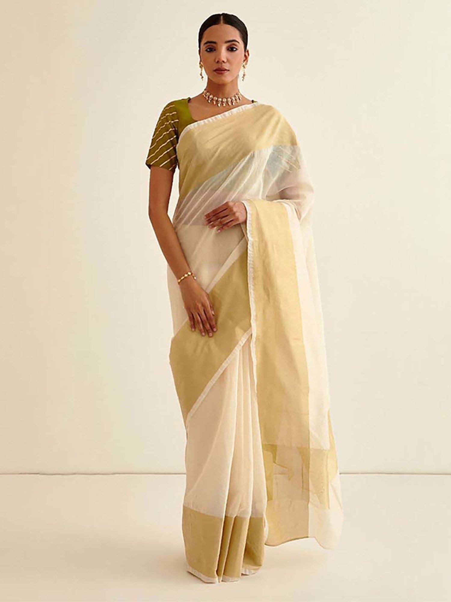 Abhishti White Woven Saree With Unstiched Blouse